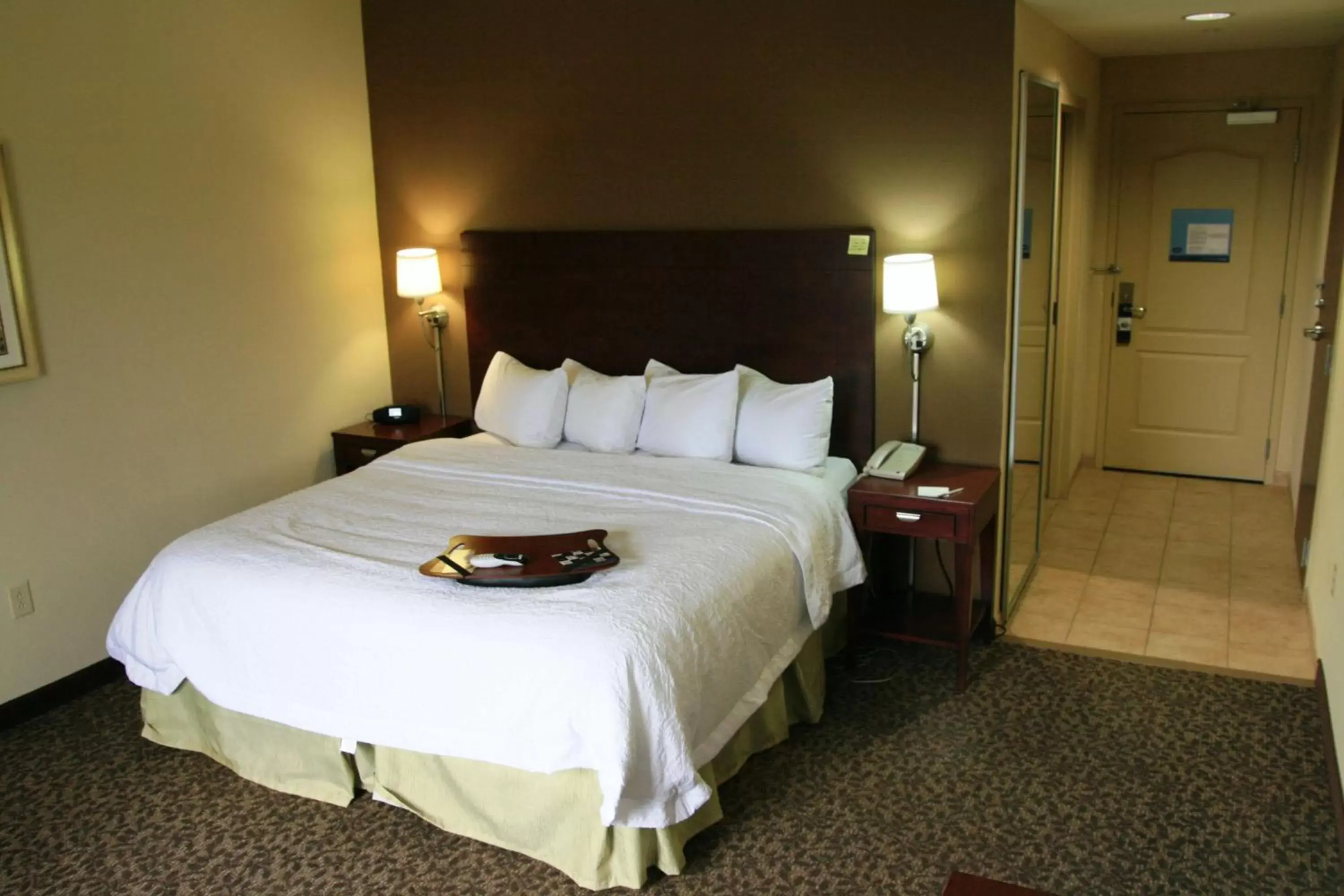 Bed in Hampton Inn & Suites West Point