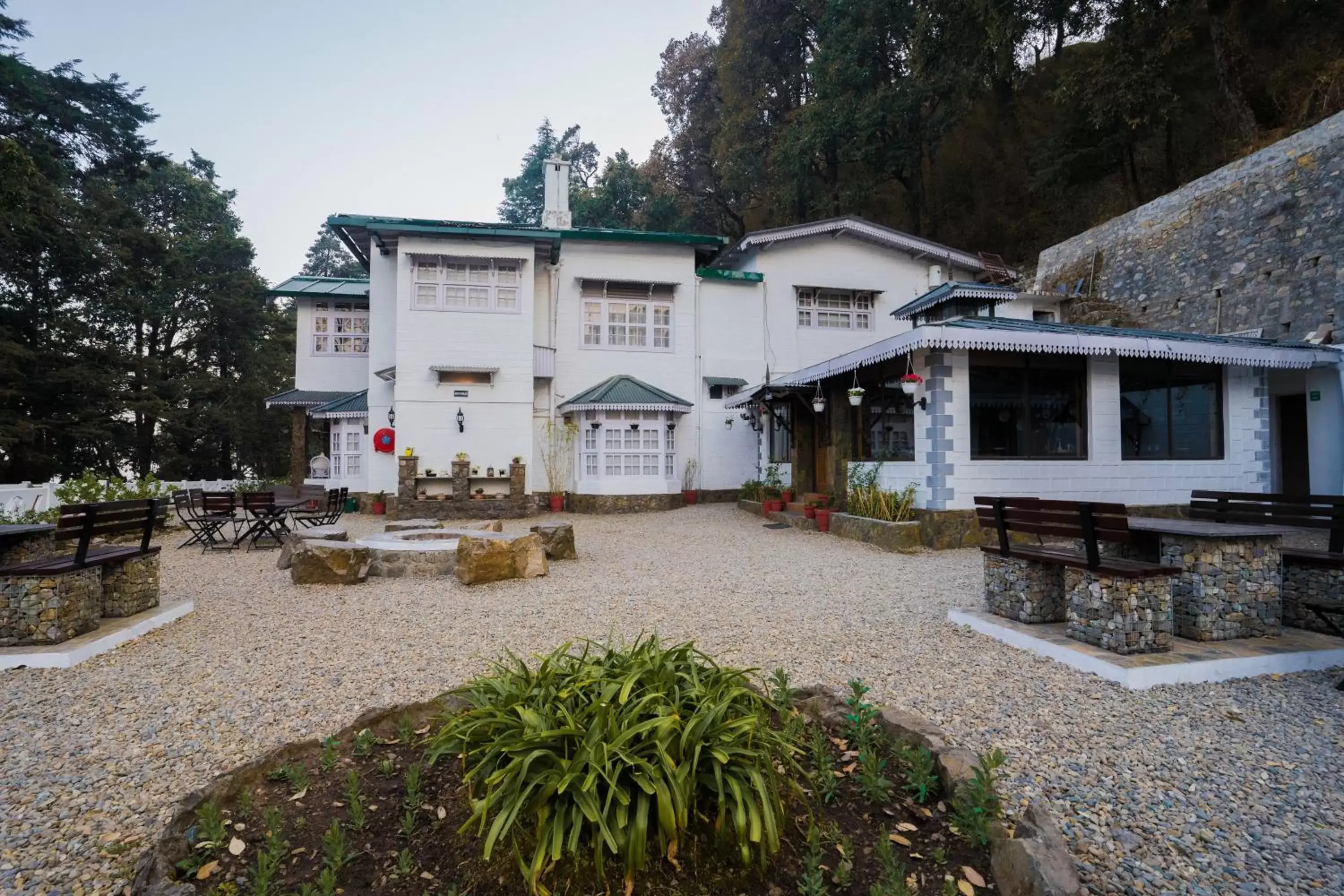 Property Building in Bhikampur Lodge By Howard Property Building in Bhikampur Lodge By Howard