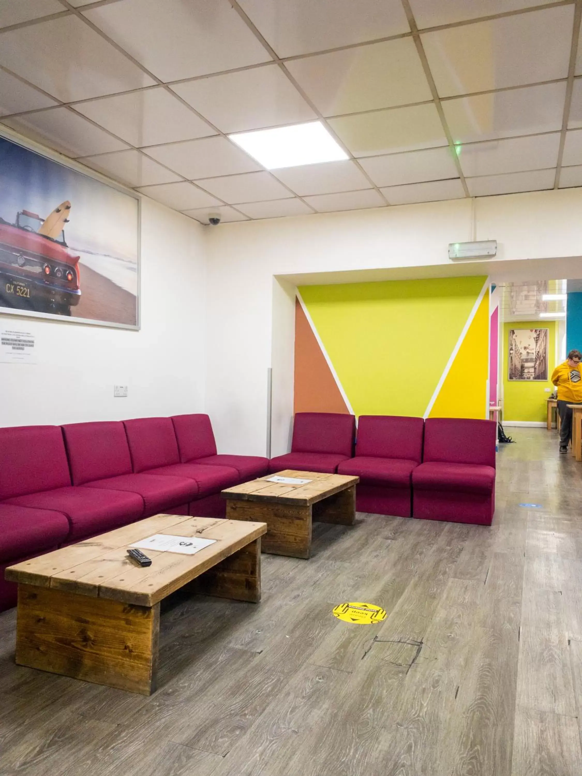 Communal lounge/ TV room in Smart Russell Square Hostel