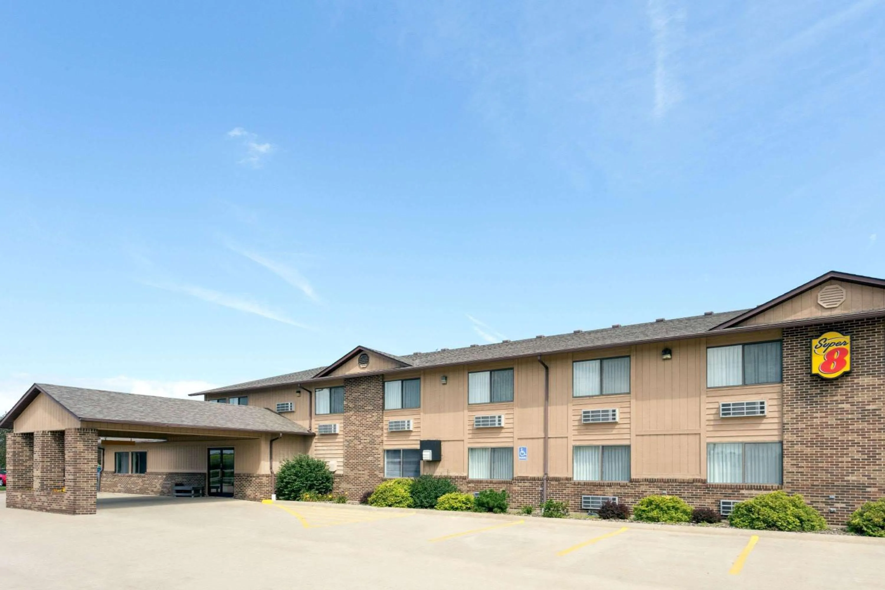 Property building in Super 8 by Wyndham Dewitt