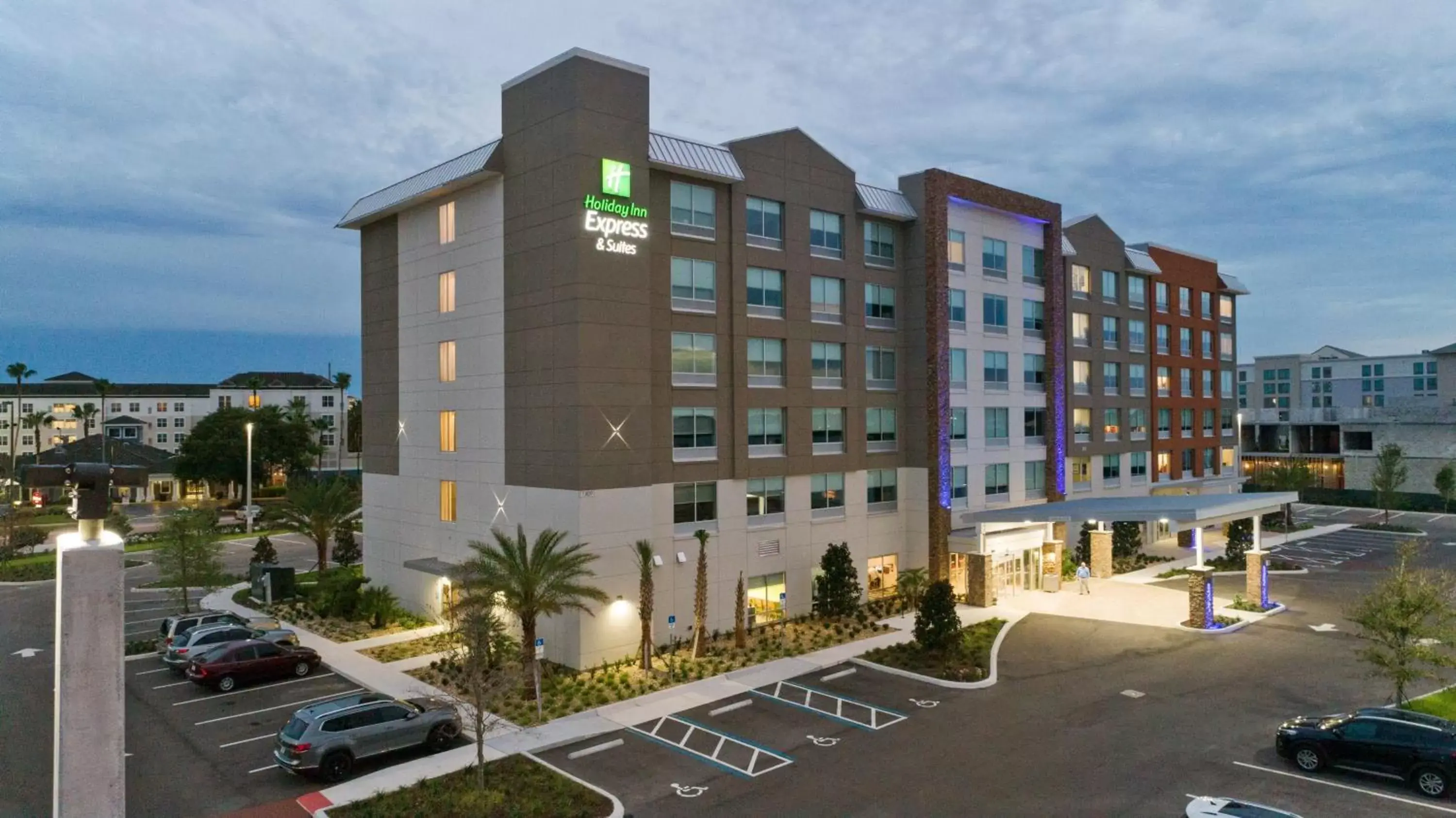 Property Building in Holiday Inn Express & Suites Orlando- Lake Buena Vista, an IHG Hotel