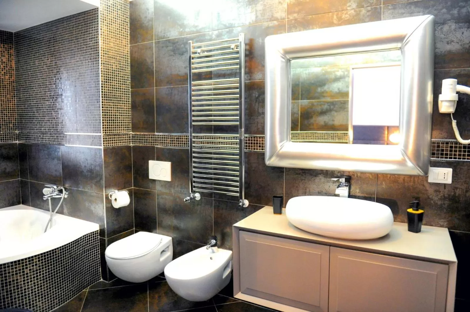 Bathroom in AIRPORT BARi DELUXE