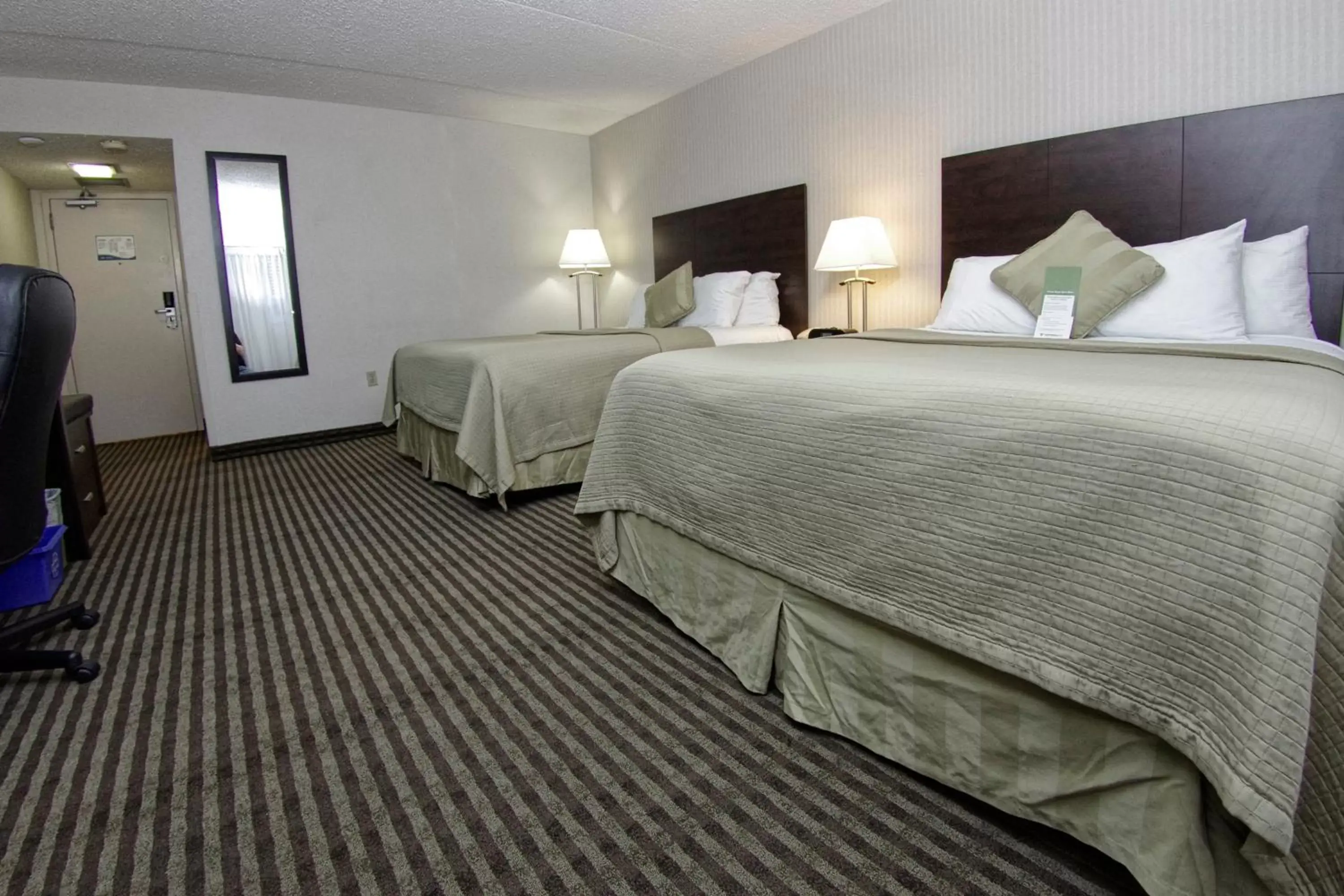 Photo of the whole room, Bed in Victoria Inn Hotel & Convention Centre Brandon