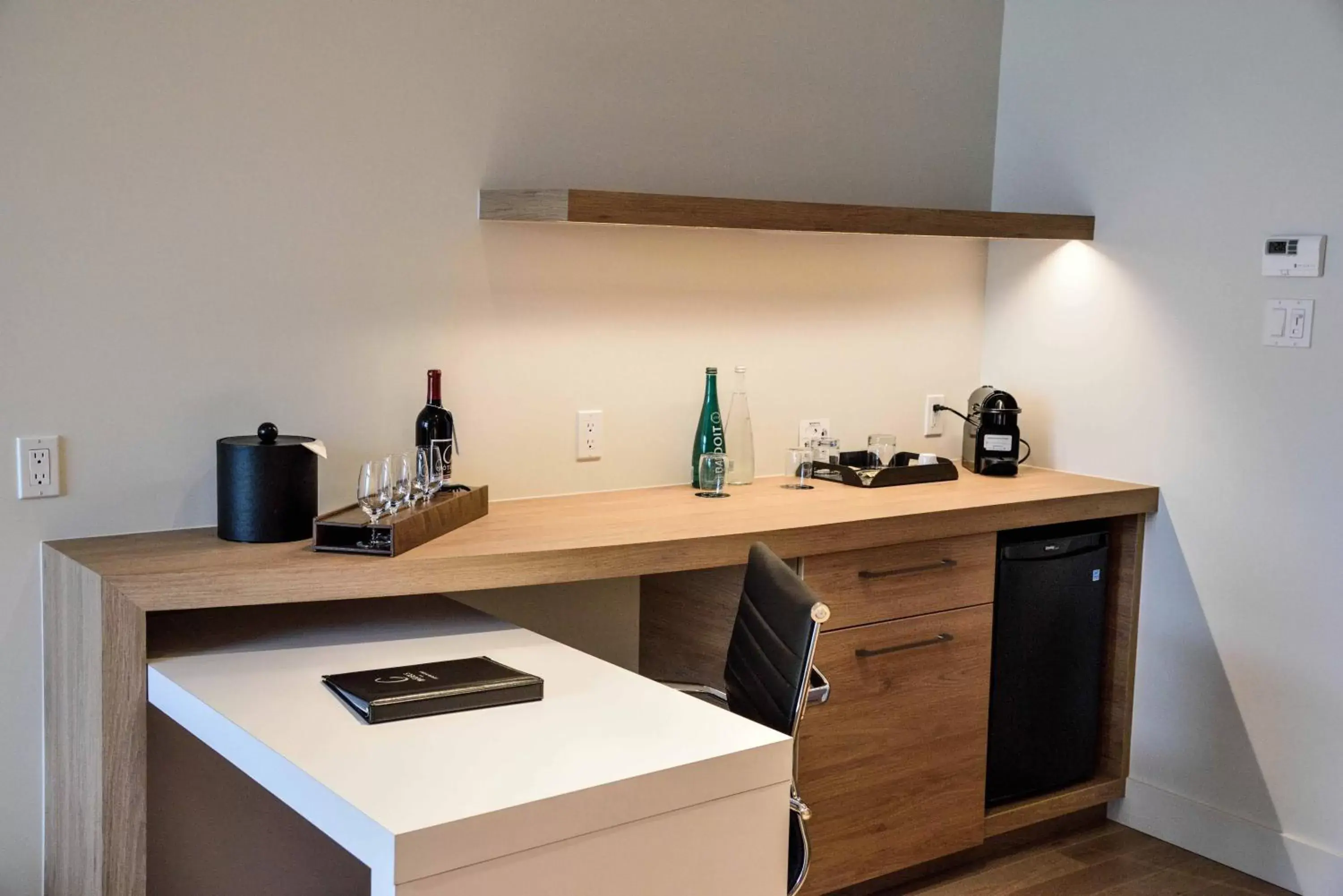 Seating area, Kitchen/Kitchenette in La Cache du Golf