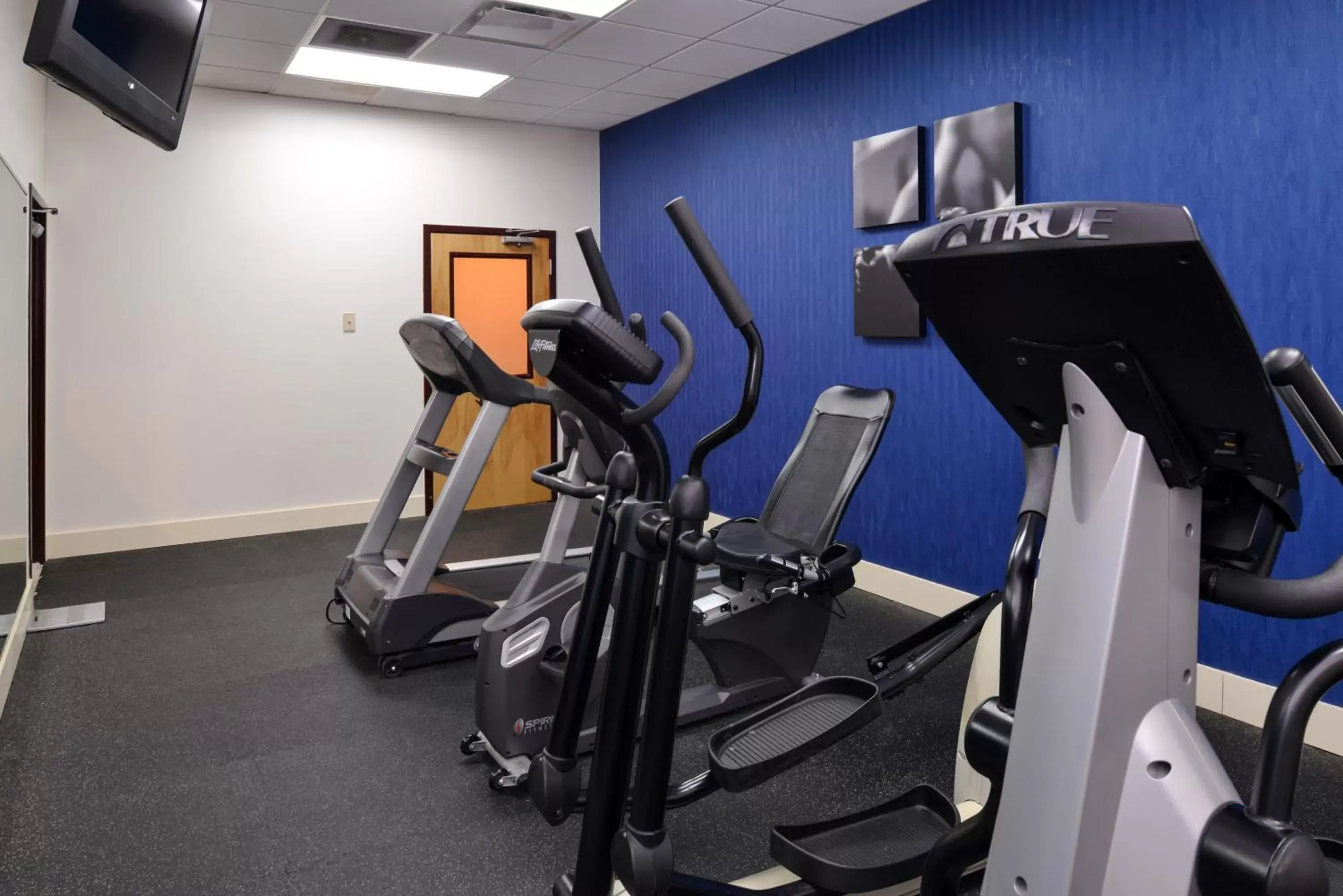 Fitness centre/facilities, Fitness Center/Facilities in Country Inn & Suites by Radisson, Nashville Airport, TN