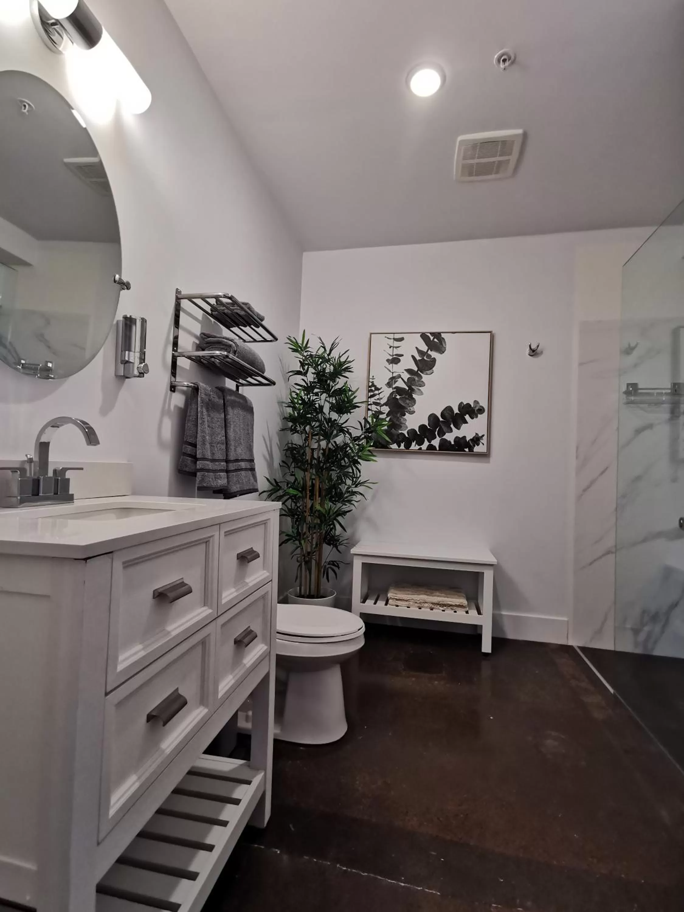 Cameo Hotel and Suites