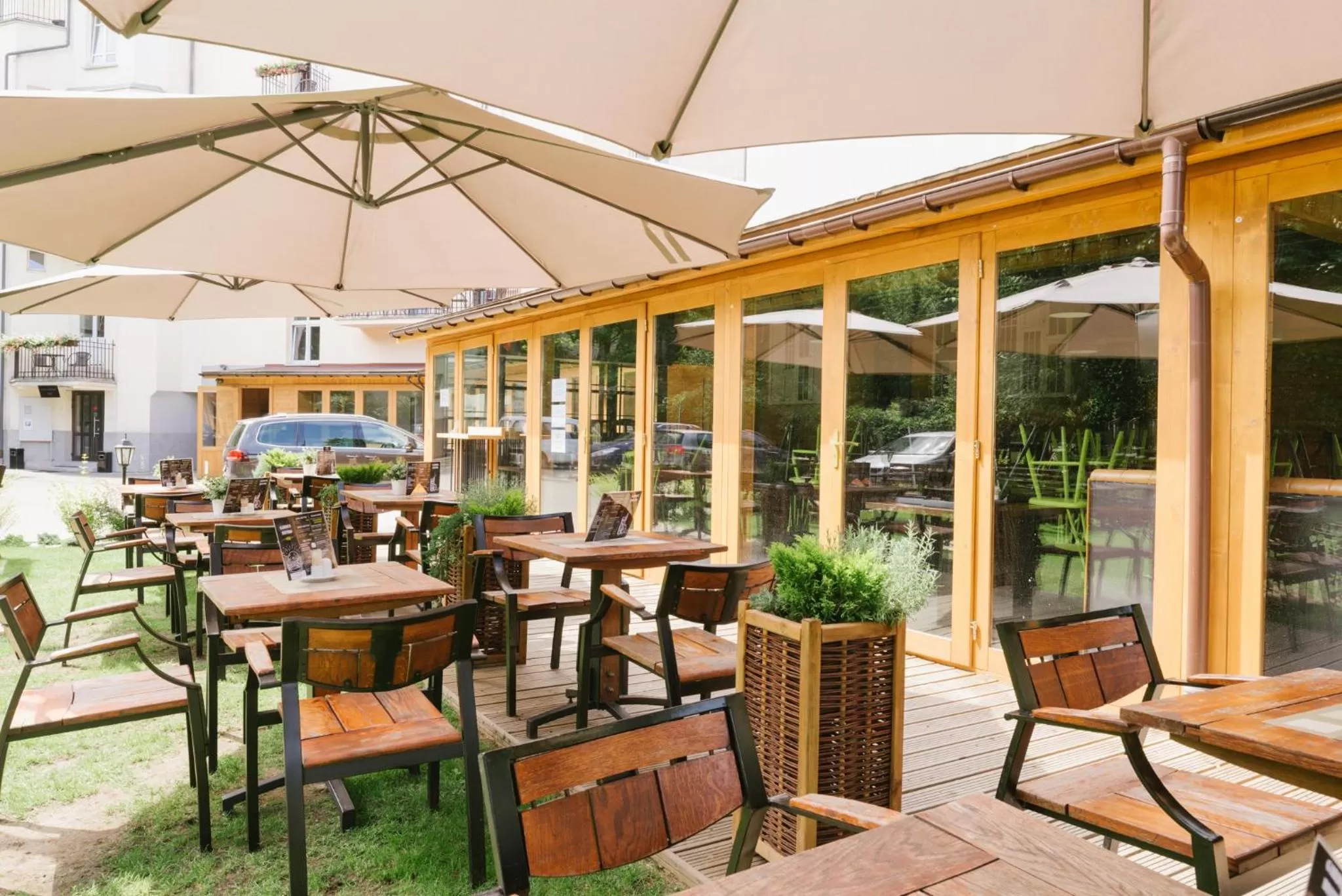 Restaurant/places to eat in Hotel Yarden by Artery Hotels