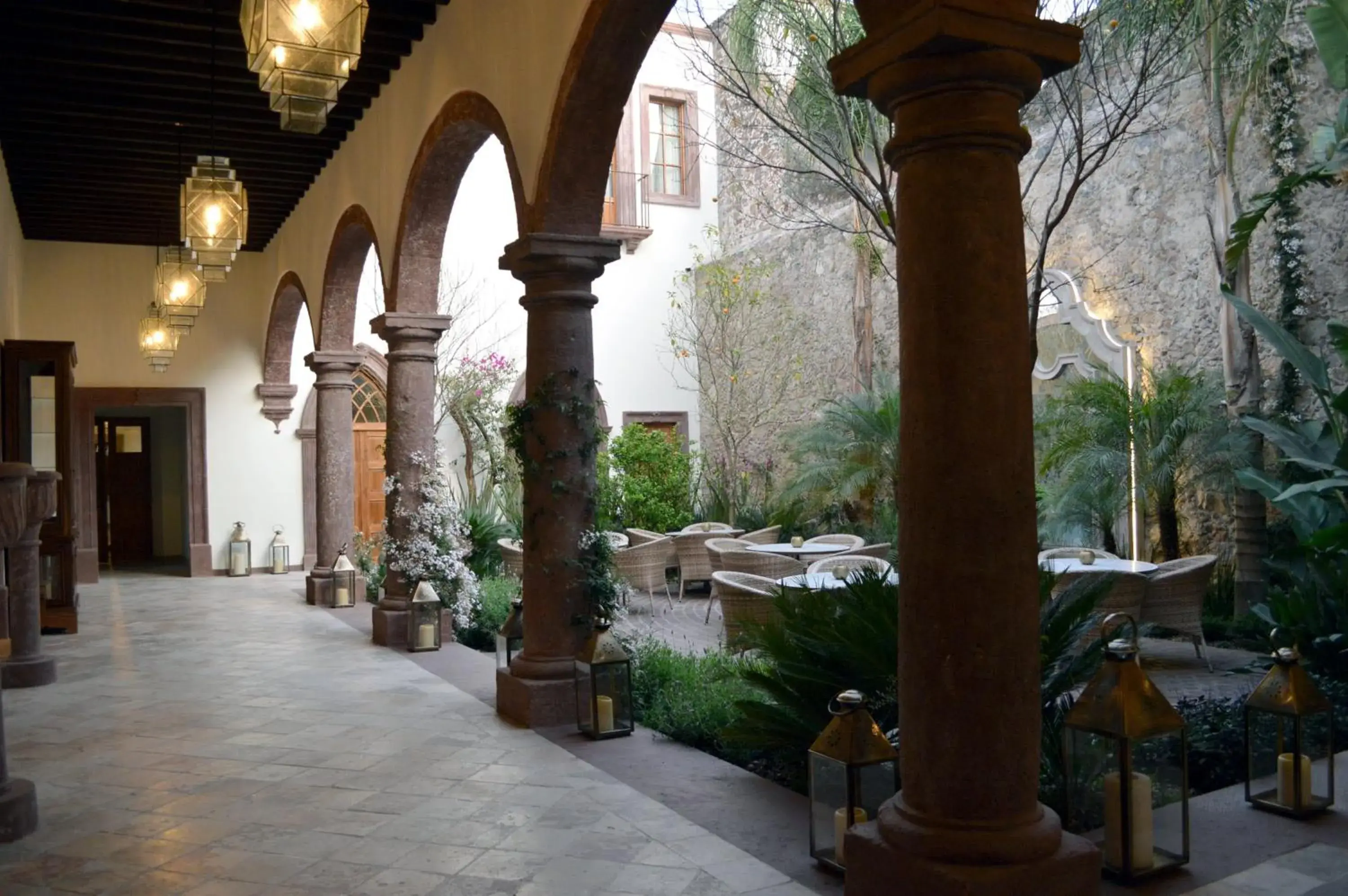 Patio in HOTEL CASA BLANCA 7