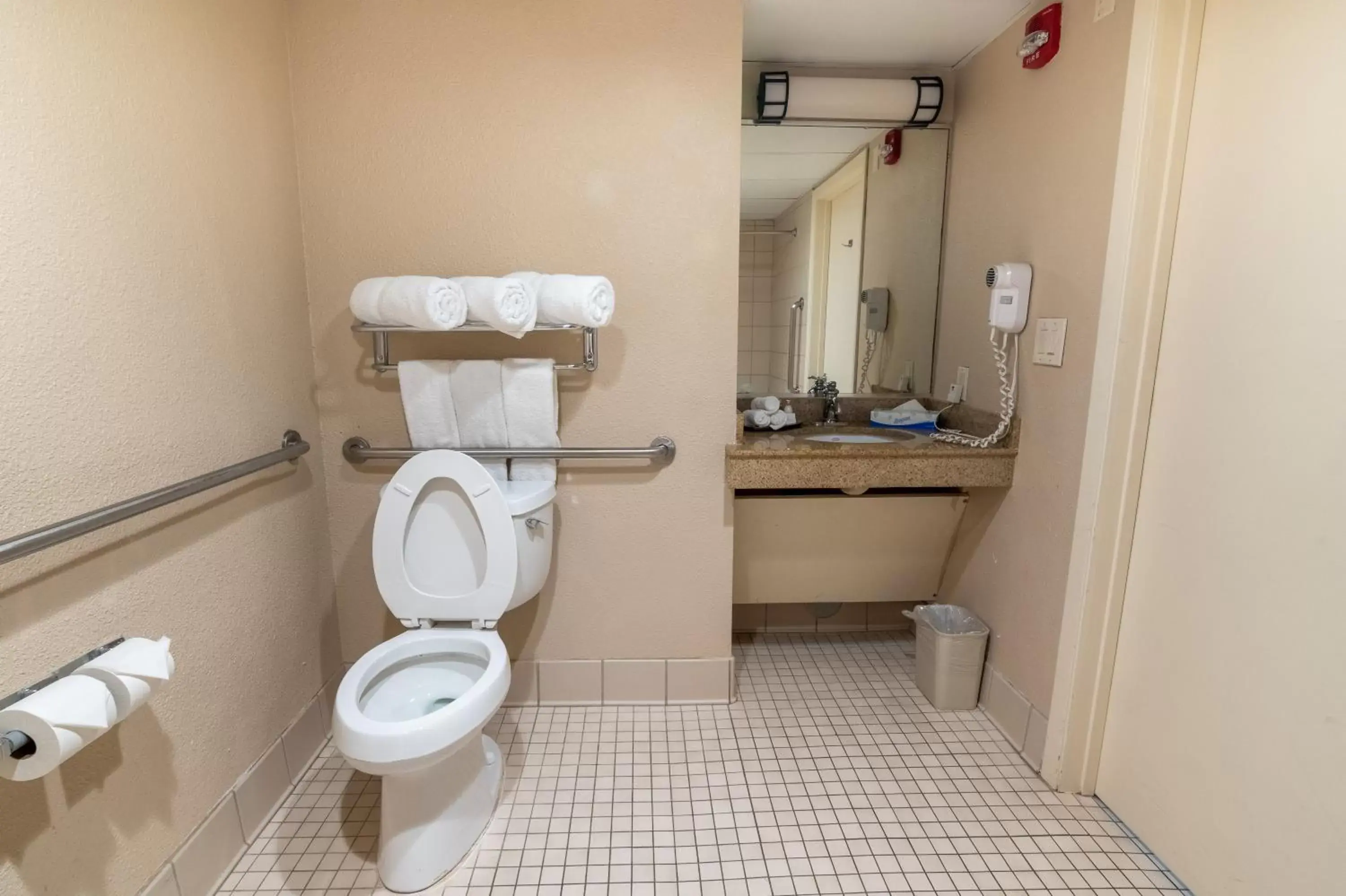 Bathroom in Emerald Beach Hotel Corpus Christi