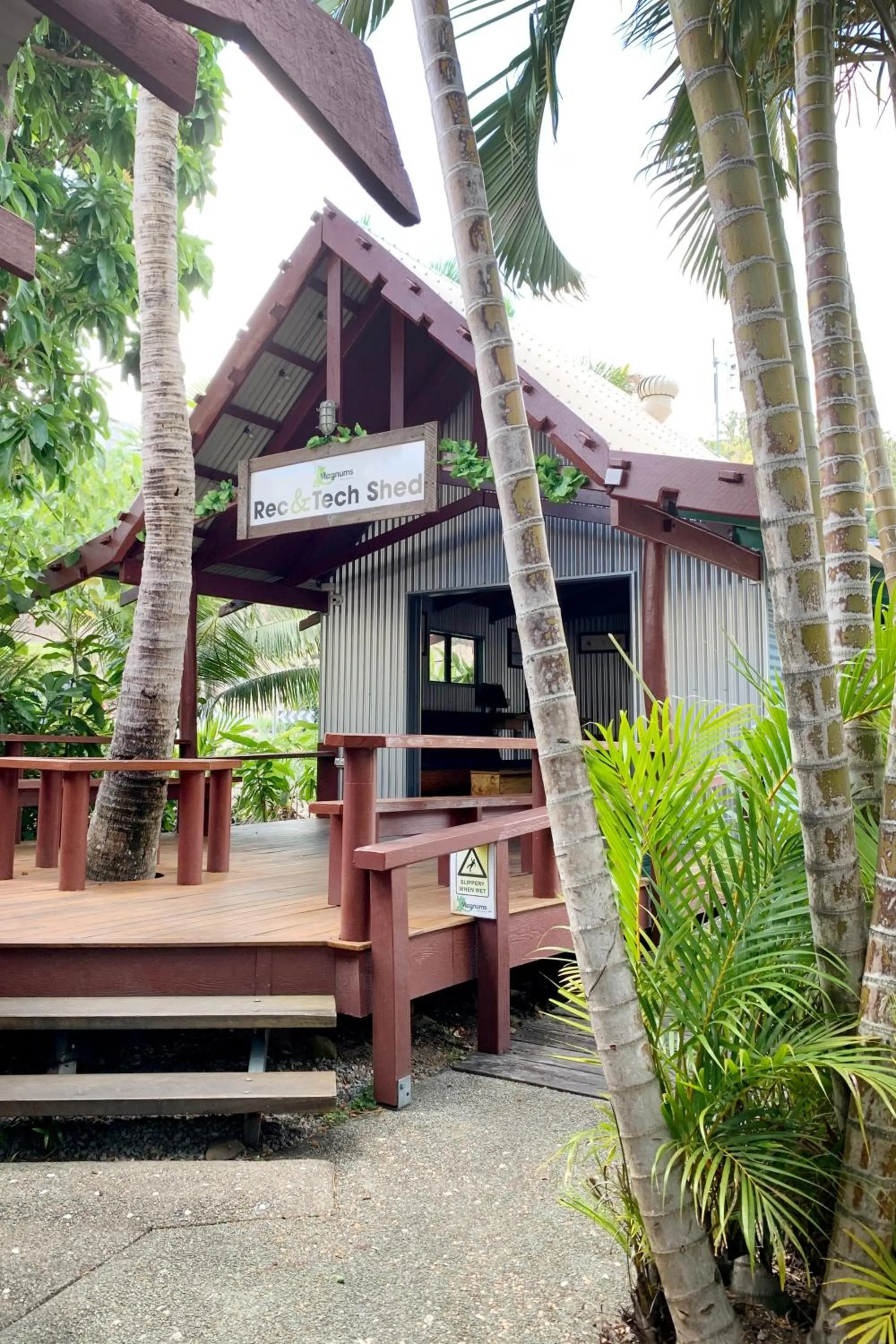 Property building in Airlie Beach Magnums - Adults Only