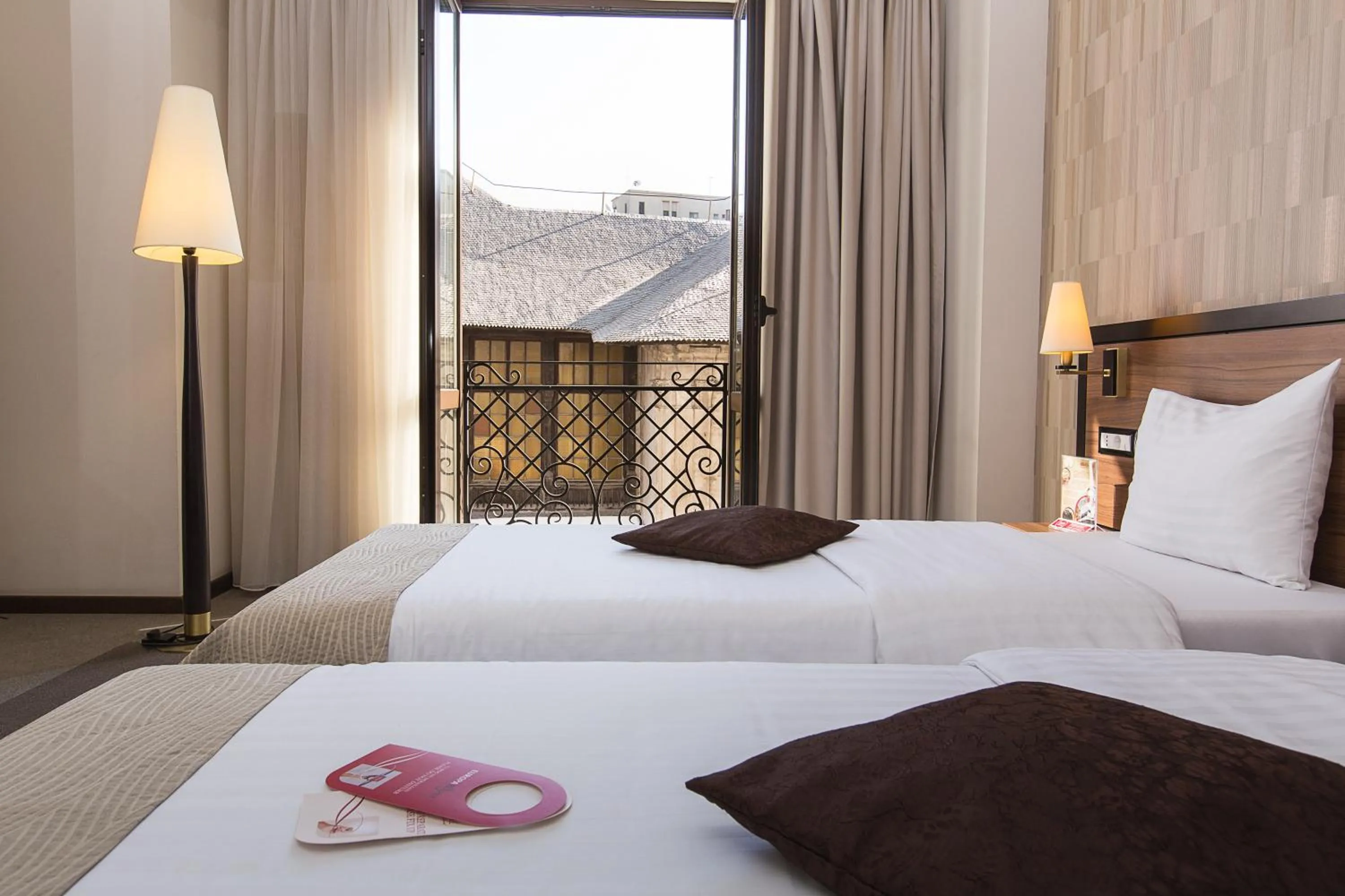 Bed in Europa Royale Bucharest