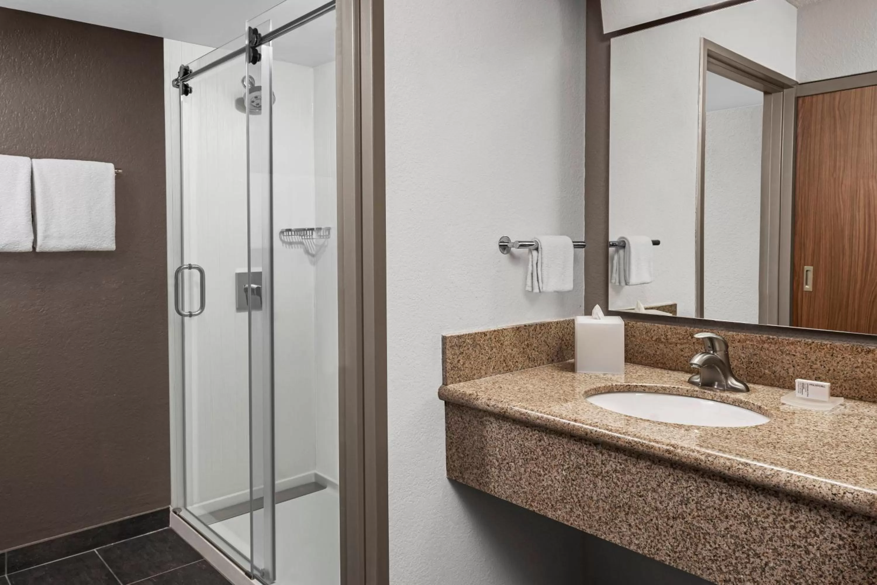 Bathroom in Courtyard Jacksonville Butler Boulevard