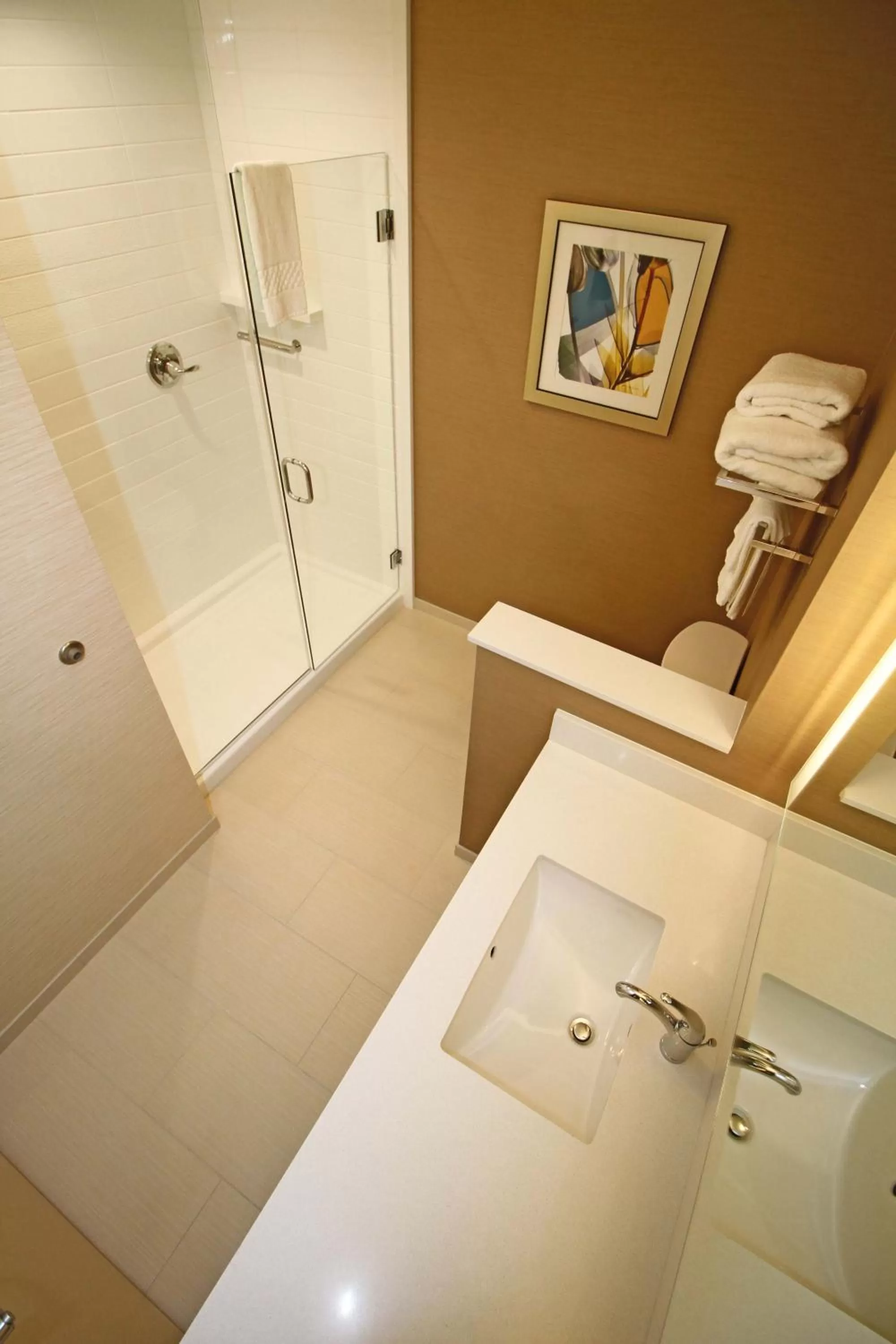 Shower in Fairfield Inn & Suites by Marriott London