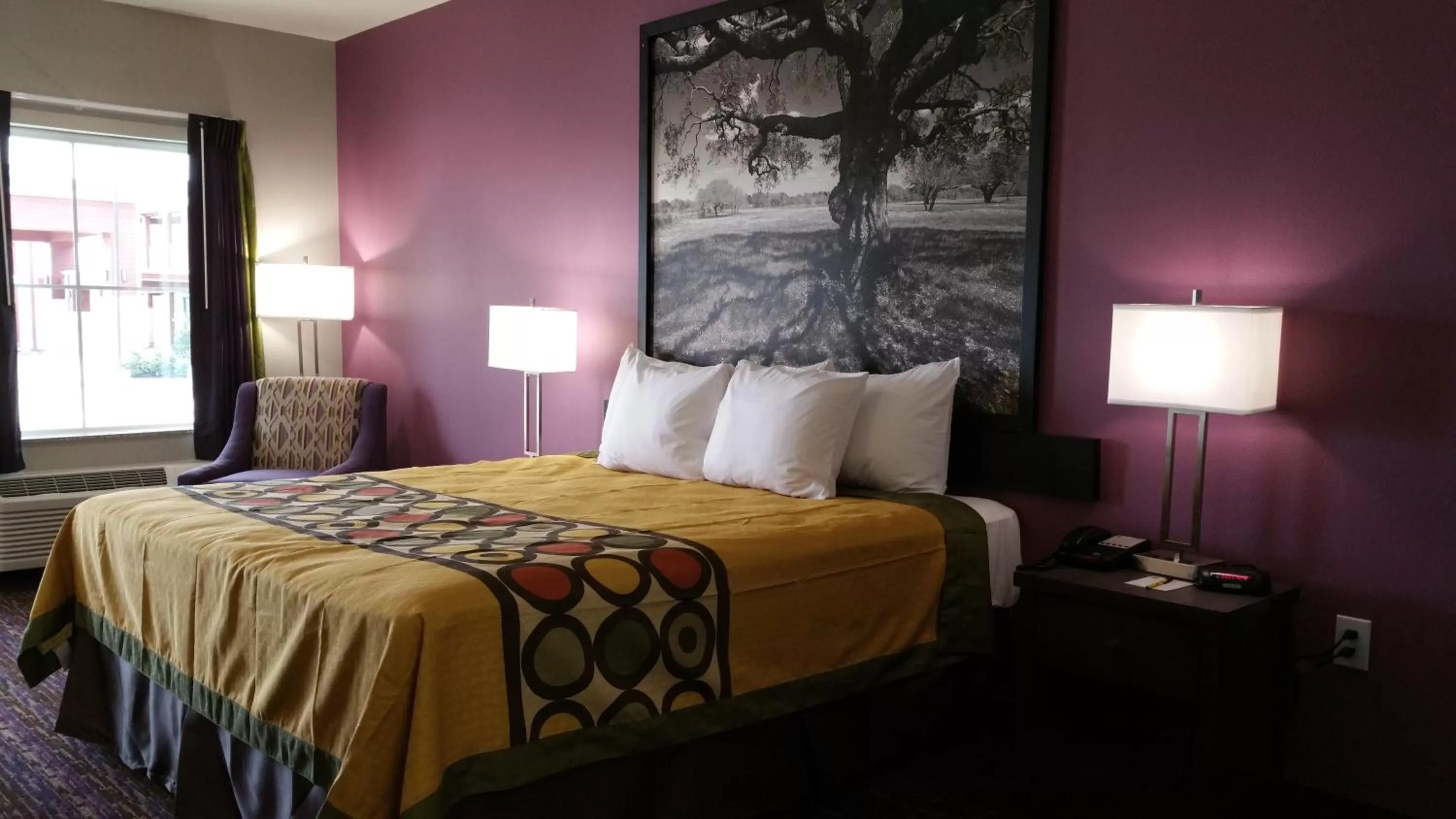 Photo of the whole room, Bed in Super 8 by Wyndham Carrizo Springs