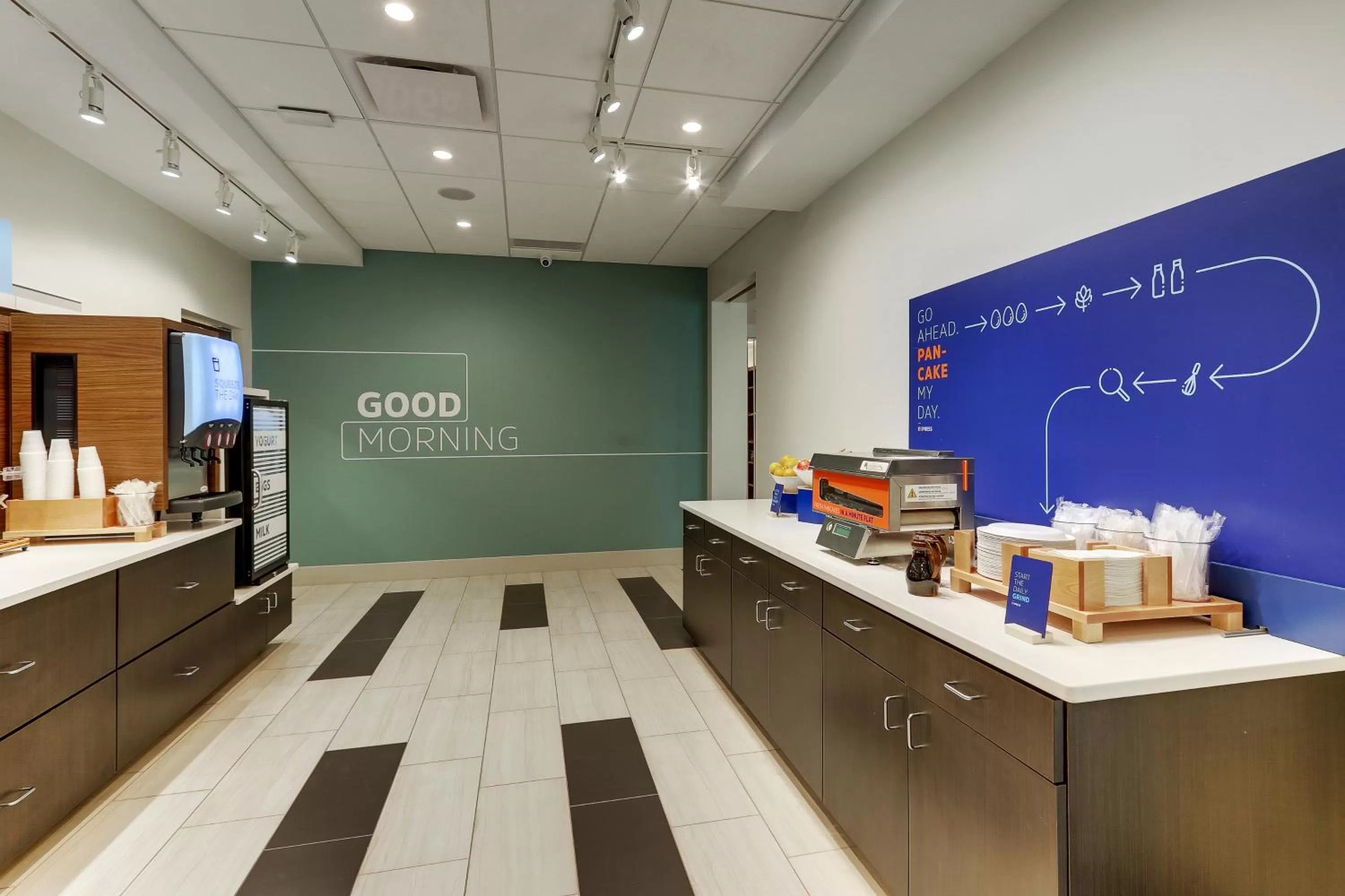 Breakfast in Holiday Inn Express & Suites - Roanoke – Civic Center