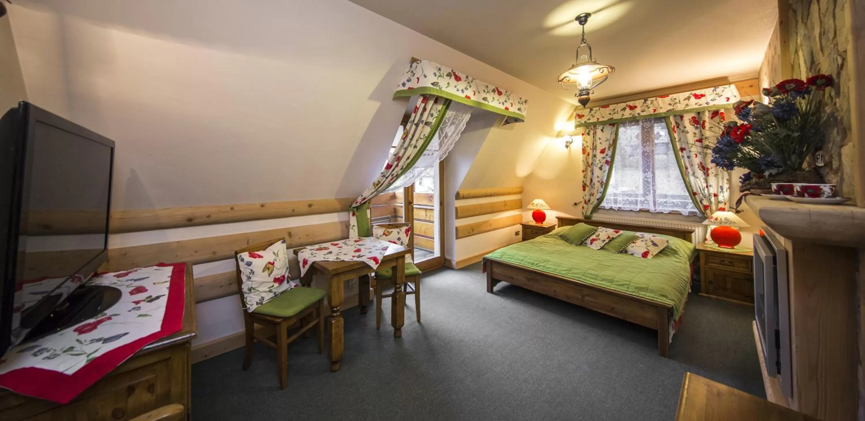 Photo of the whole room, Bed in Leśny Dworek Zakopane