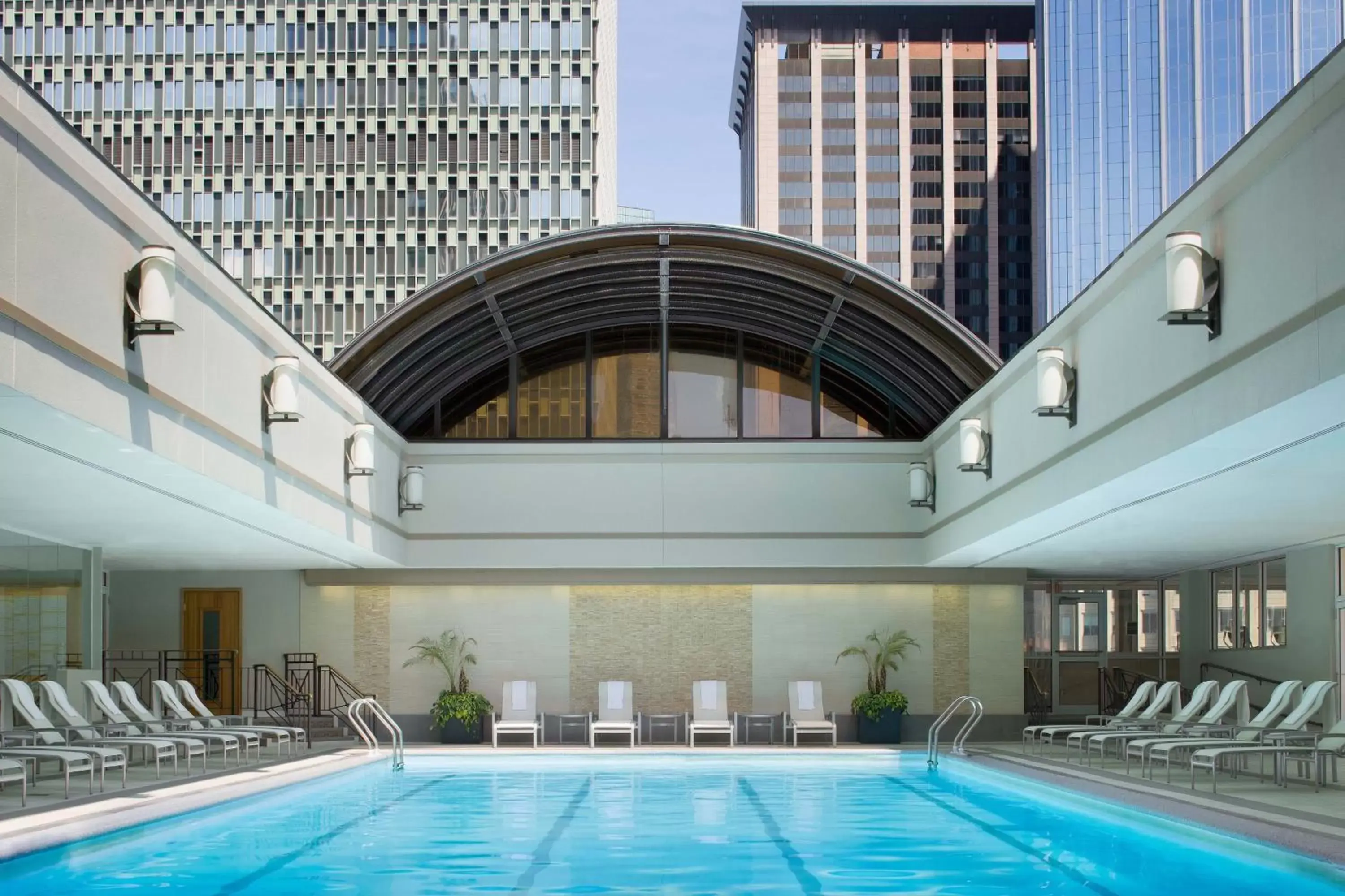 Swimming Pool in Sheraton Boston Hotel