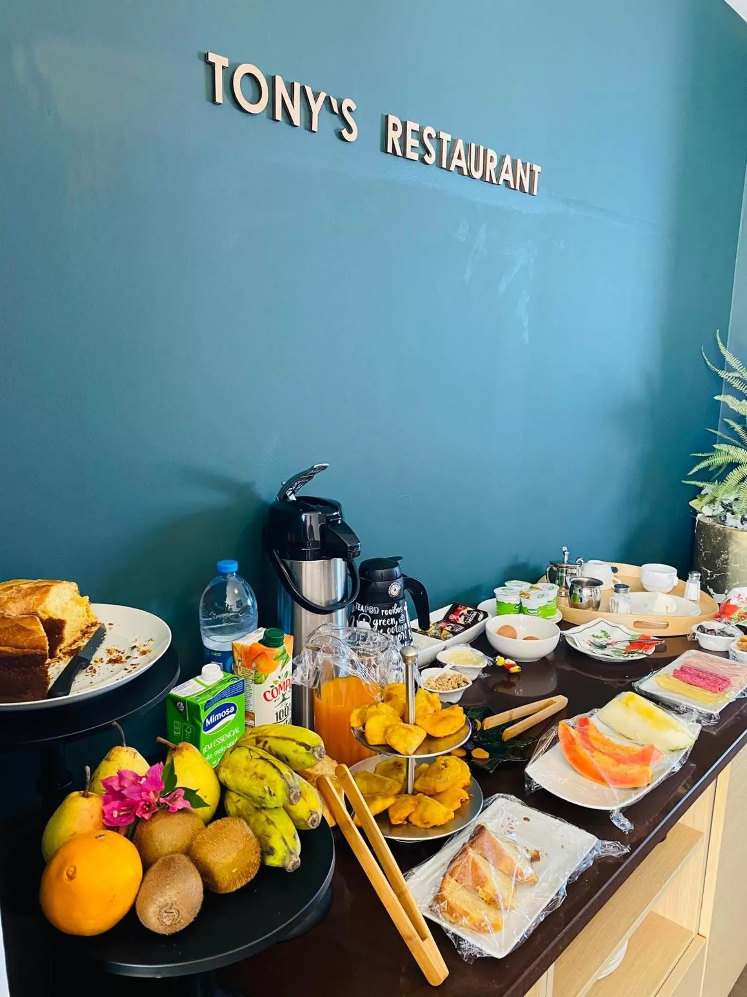 Breakfast, Food in Fogo Boutique Hotel