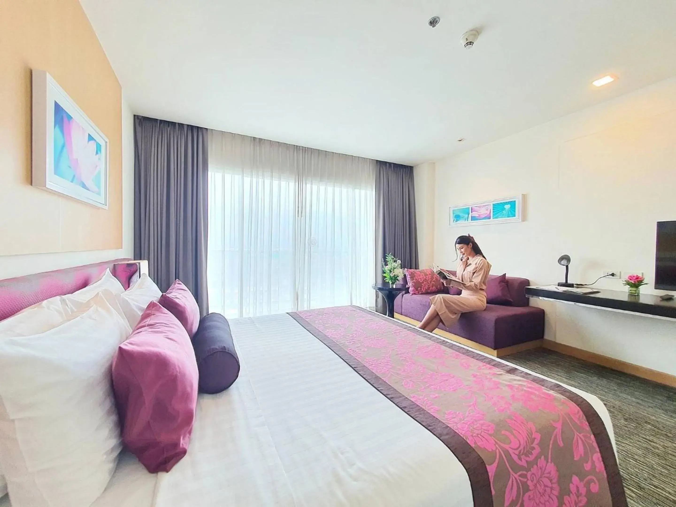 Bedroom, Bed in Amaranth Suvarnabhumi Hotel