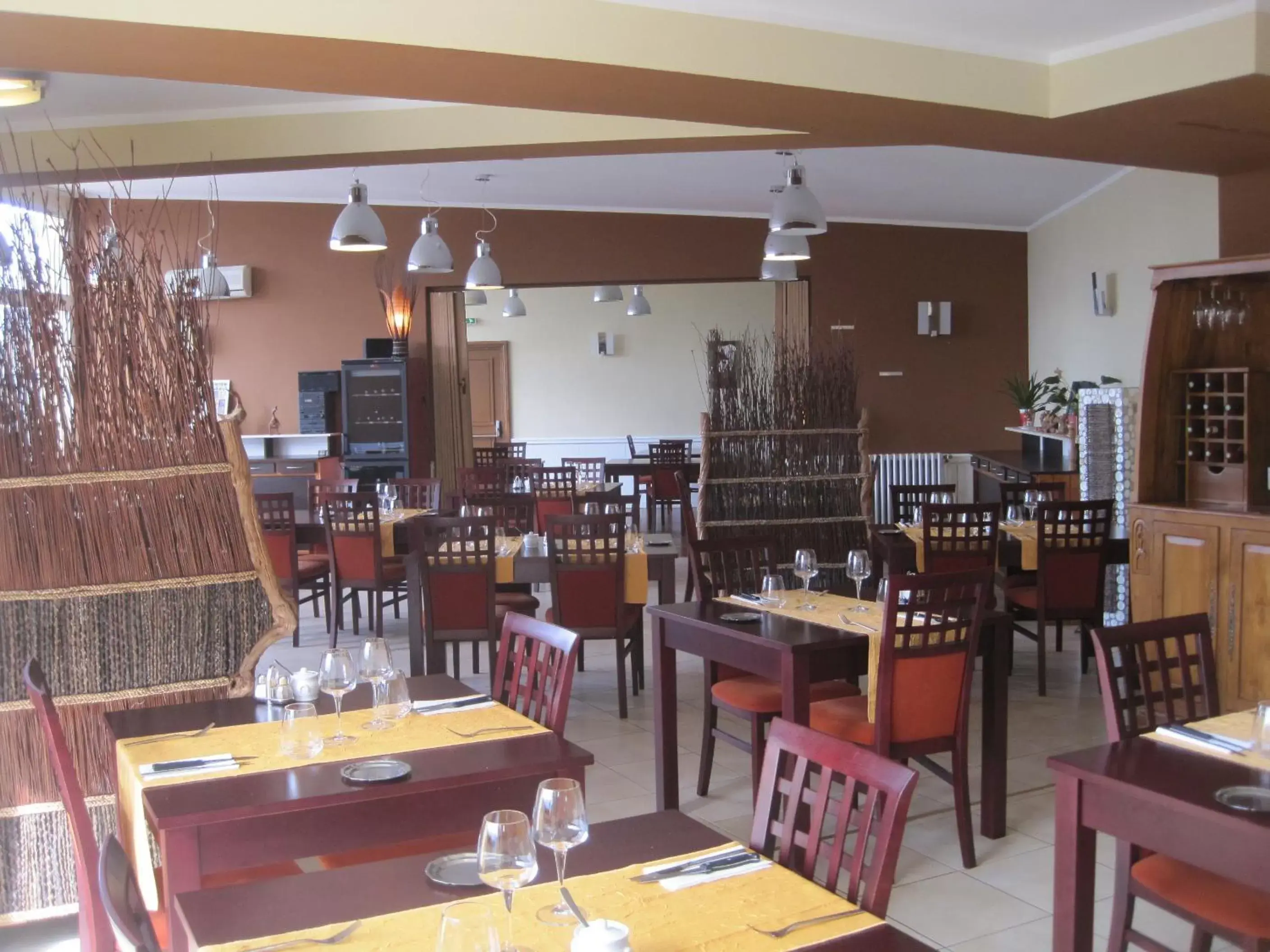 Restaurant/Places to Eat in Hotel Restaurant Rive Gauche