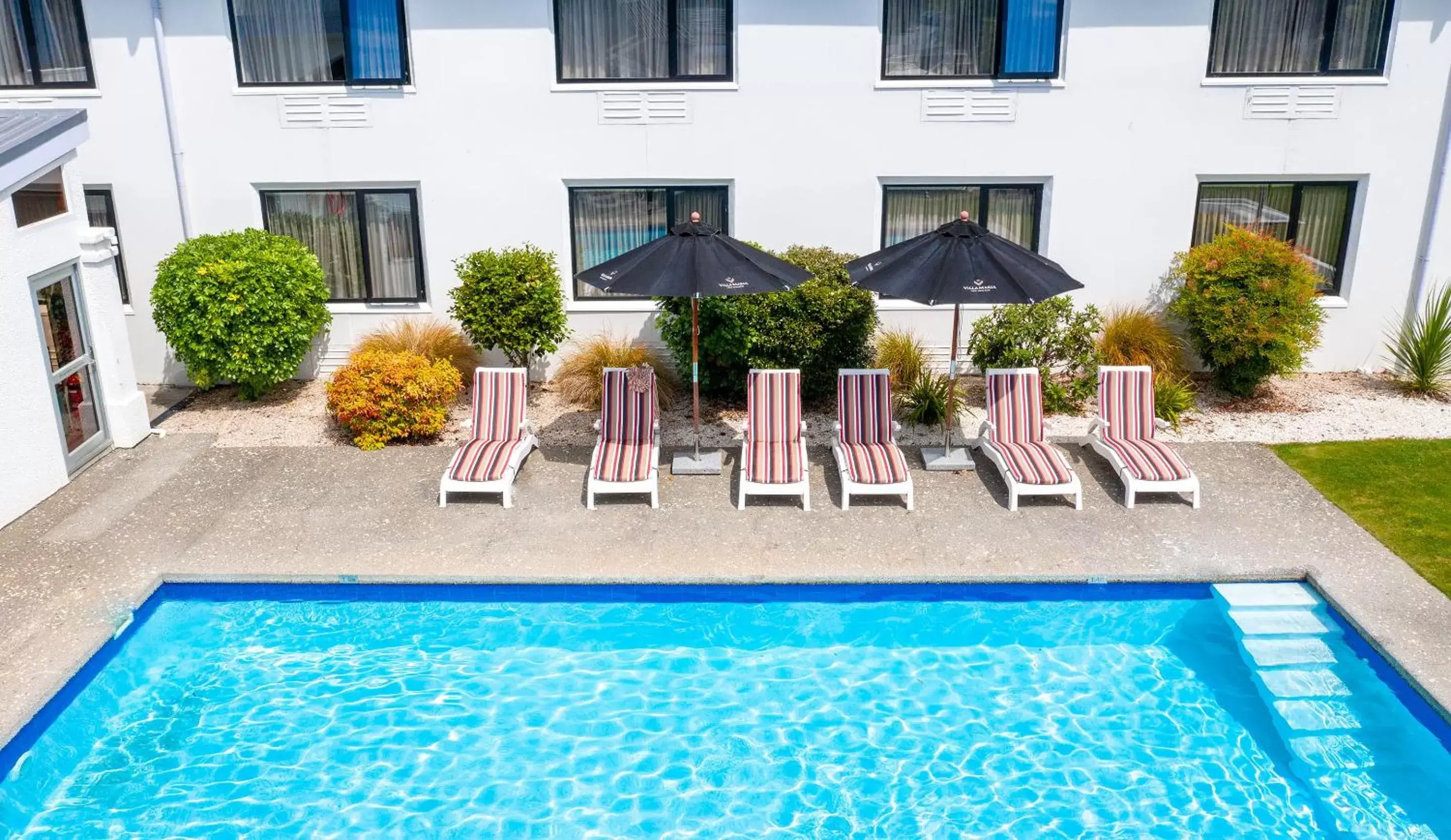 Swimming Pool in Scenic Hotel Marlborough