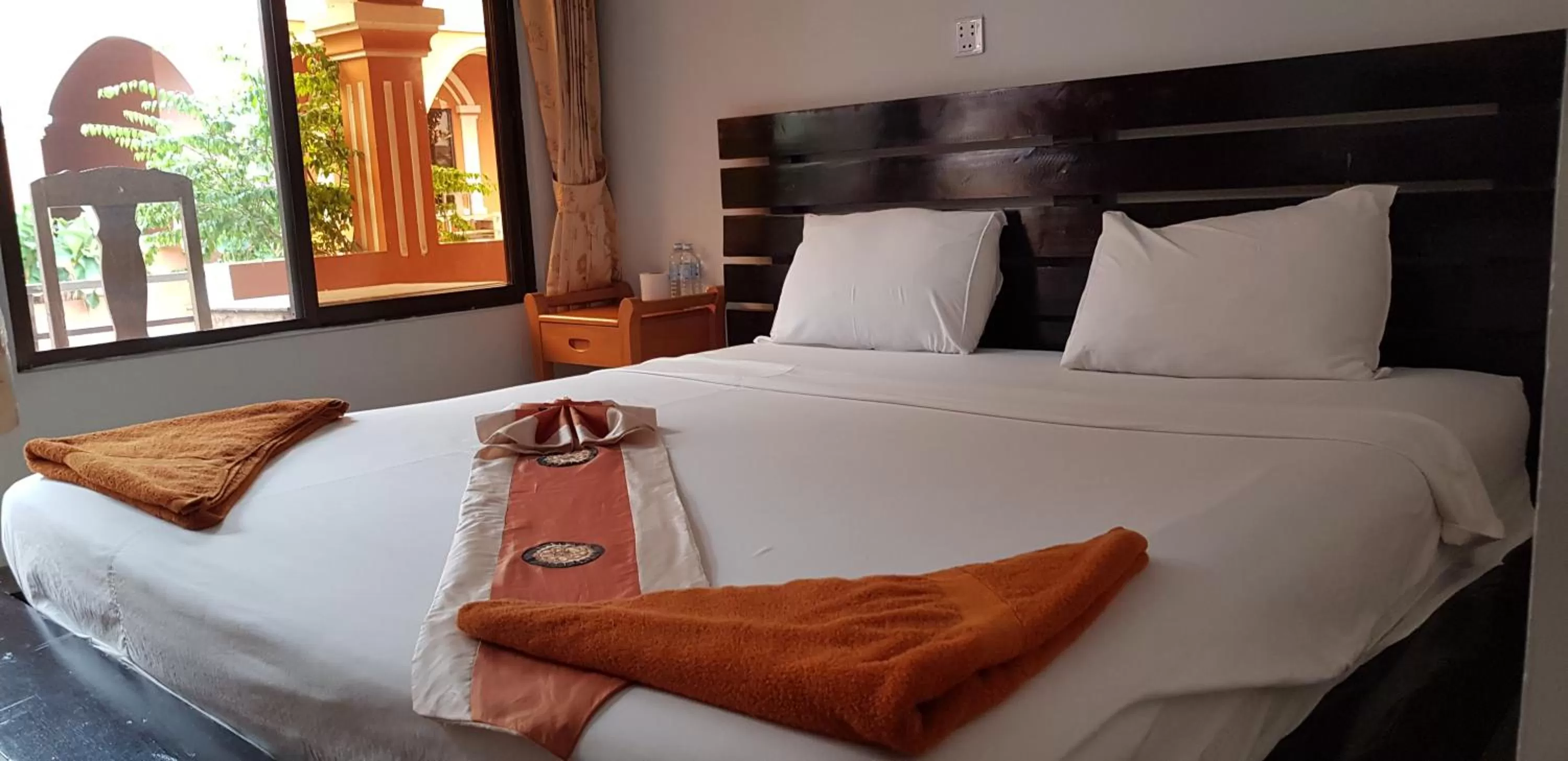 Balcony/Terrace, Bed in Apex Koh Kong Hotel