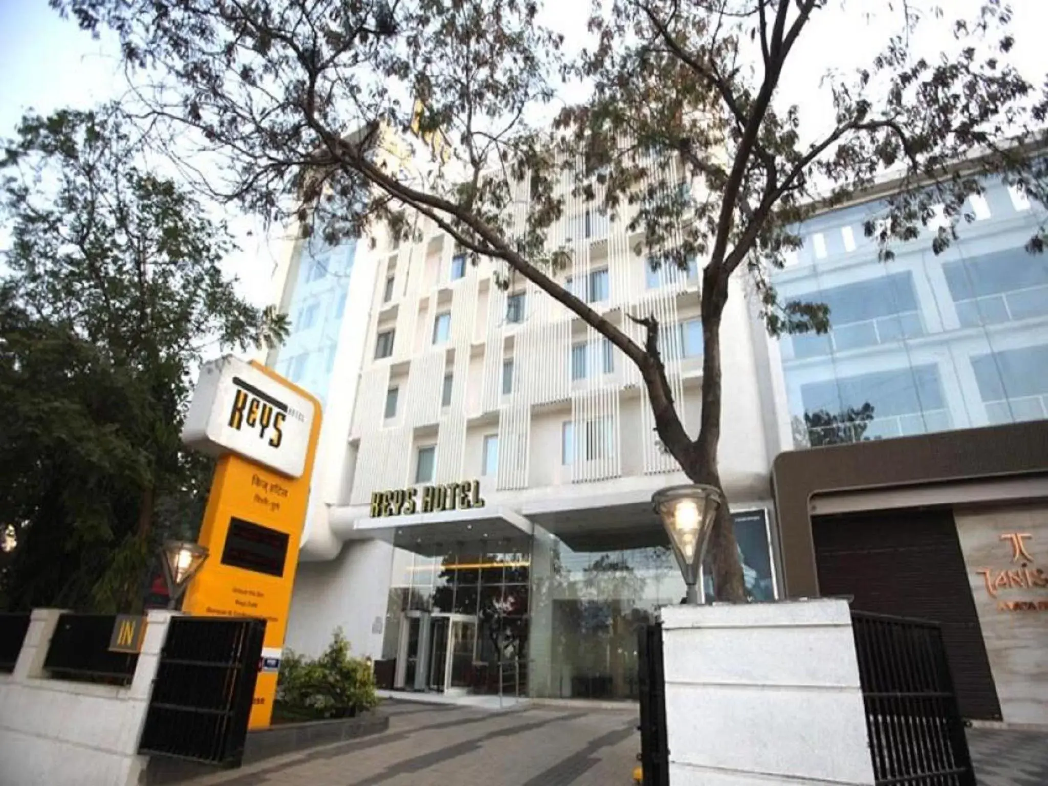 Facade/entrance, Property Building in Keys Select by Lemon Tree Hotels, Pimpri, Pune