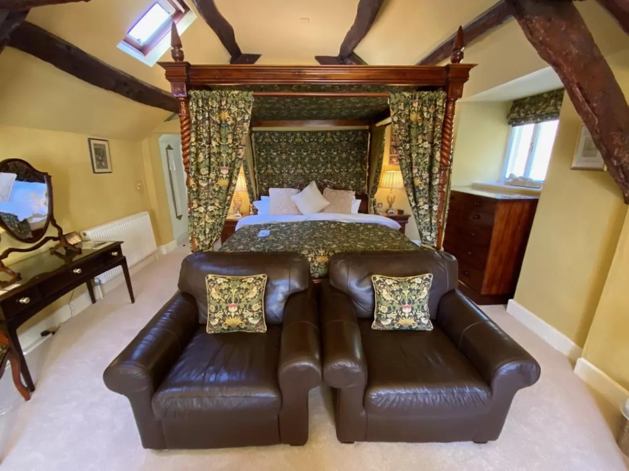 Bed in Plas Tan-Yr-Allt Historic Country House B&B