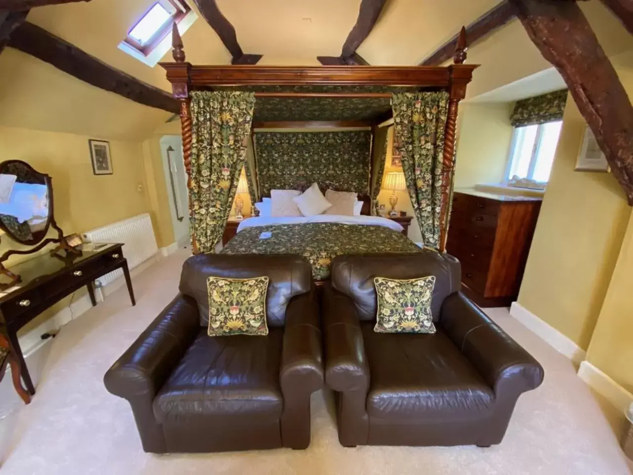 Bed in Plas Tan-Yr-Allt Historic Country House & Estate