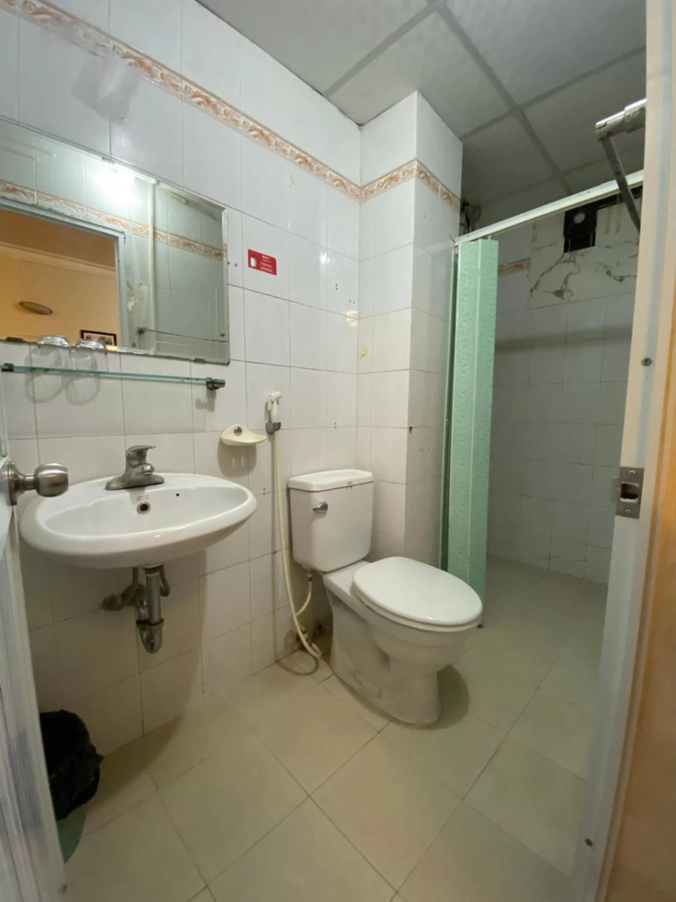 Shower in Sophie hotel