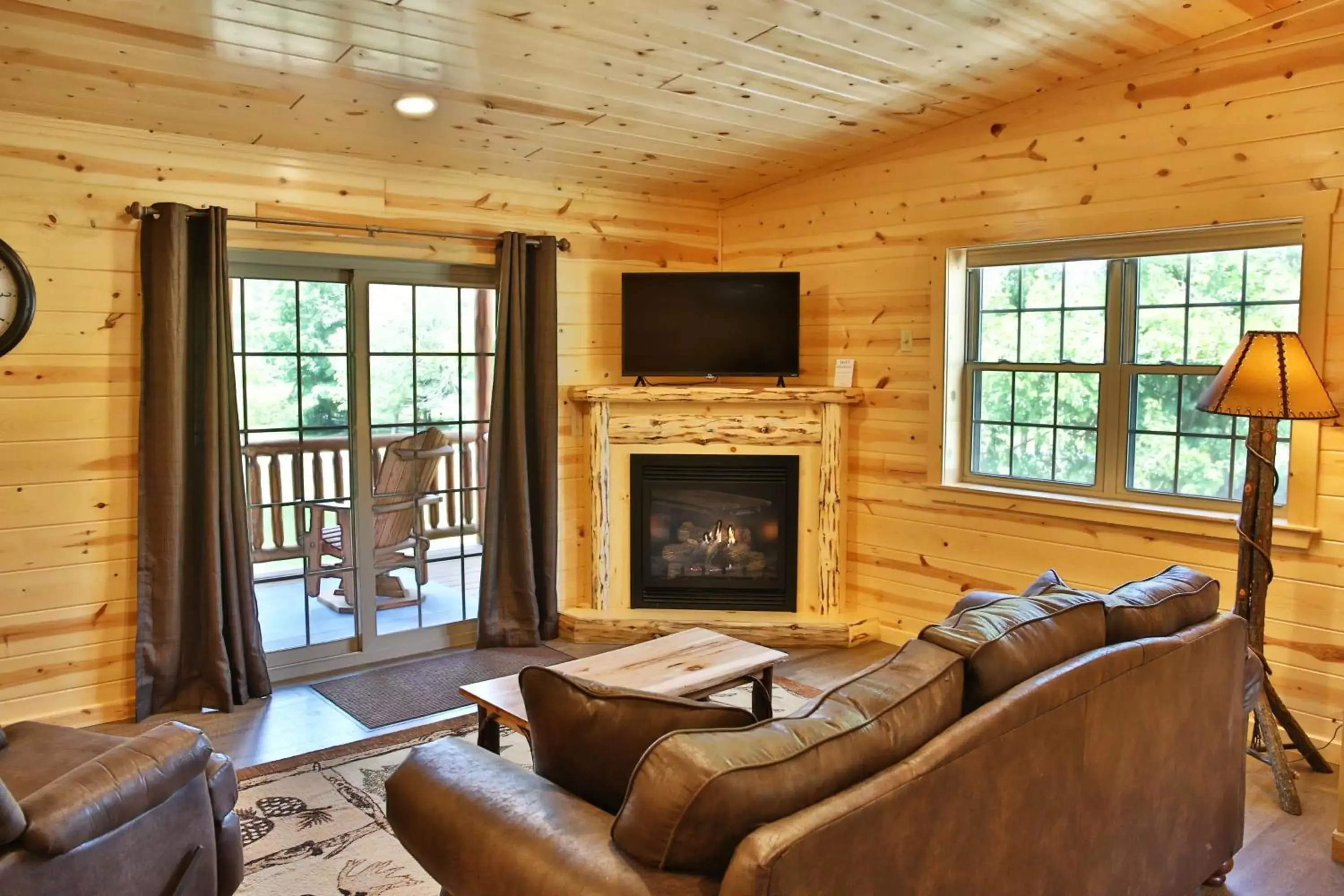 Living room, Seating Area in Waterview Lodge by Amish Country Lodging