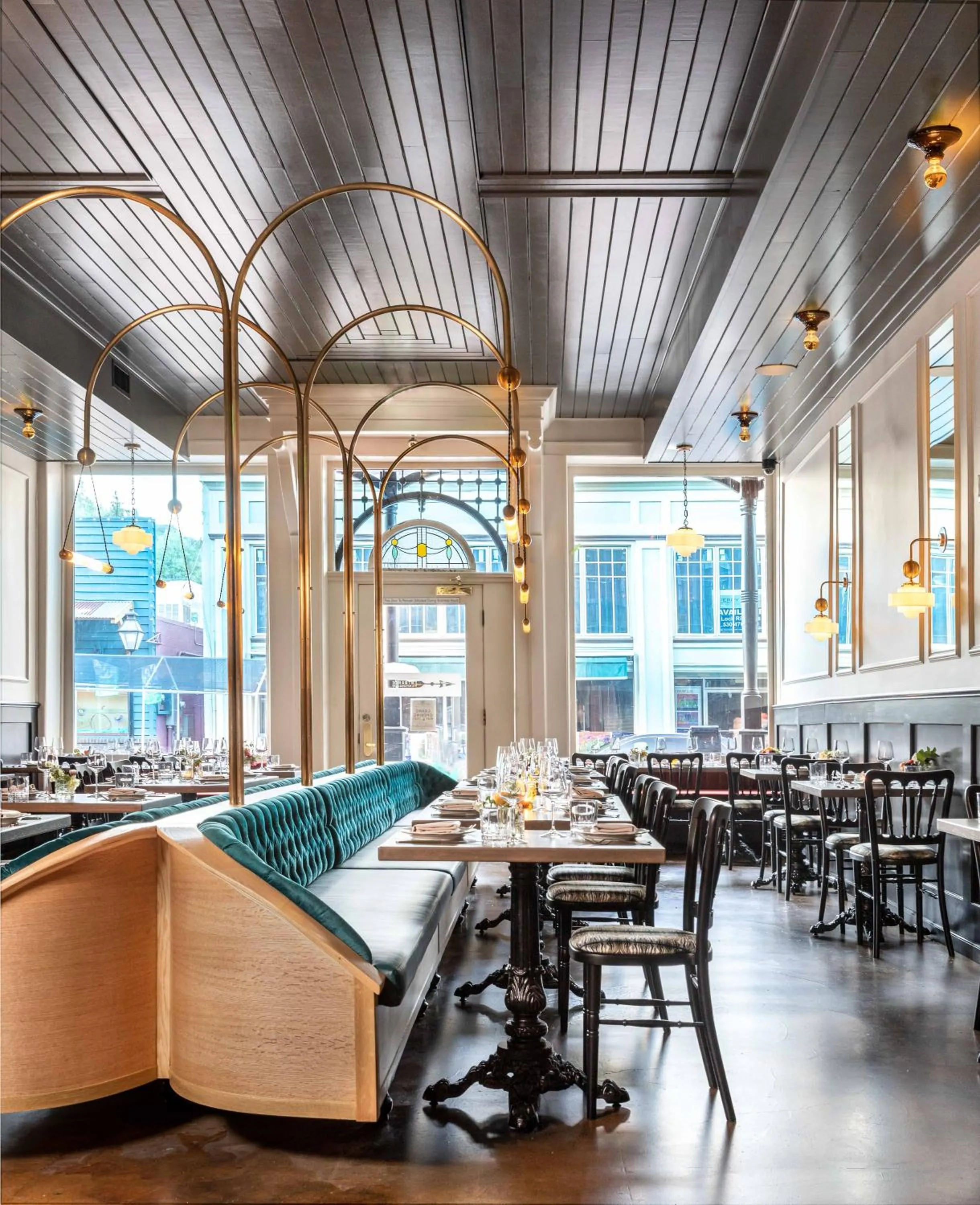 Restaurant/places to eat in National Exchange Hotel