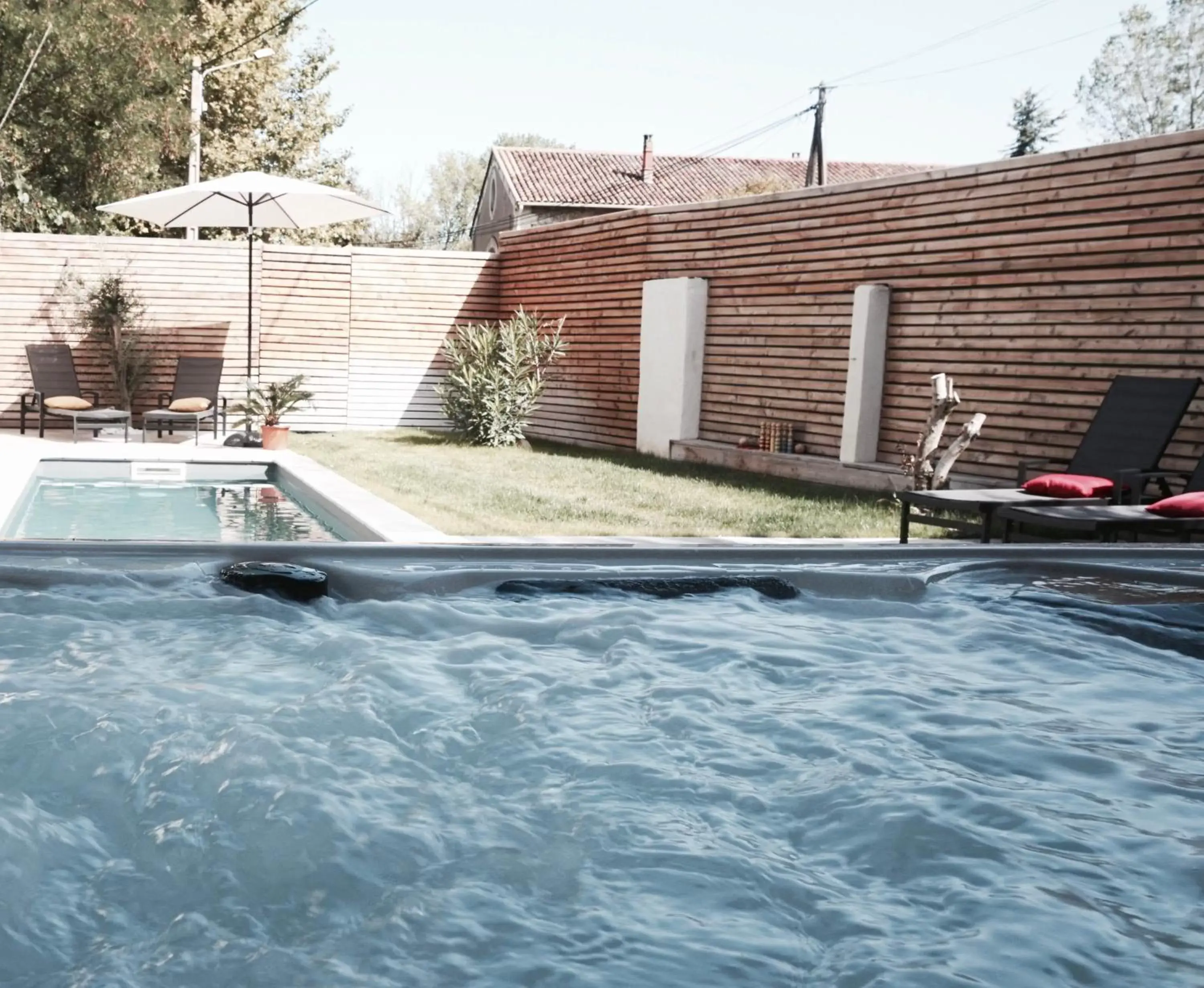 Hot Tub, Swimming Pool in La Domitia - Maison d'hôtes, spa, sauna & massages