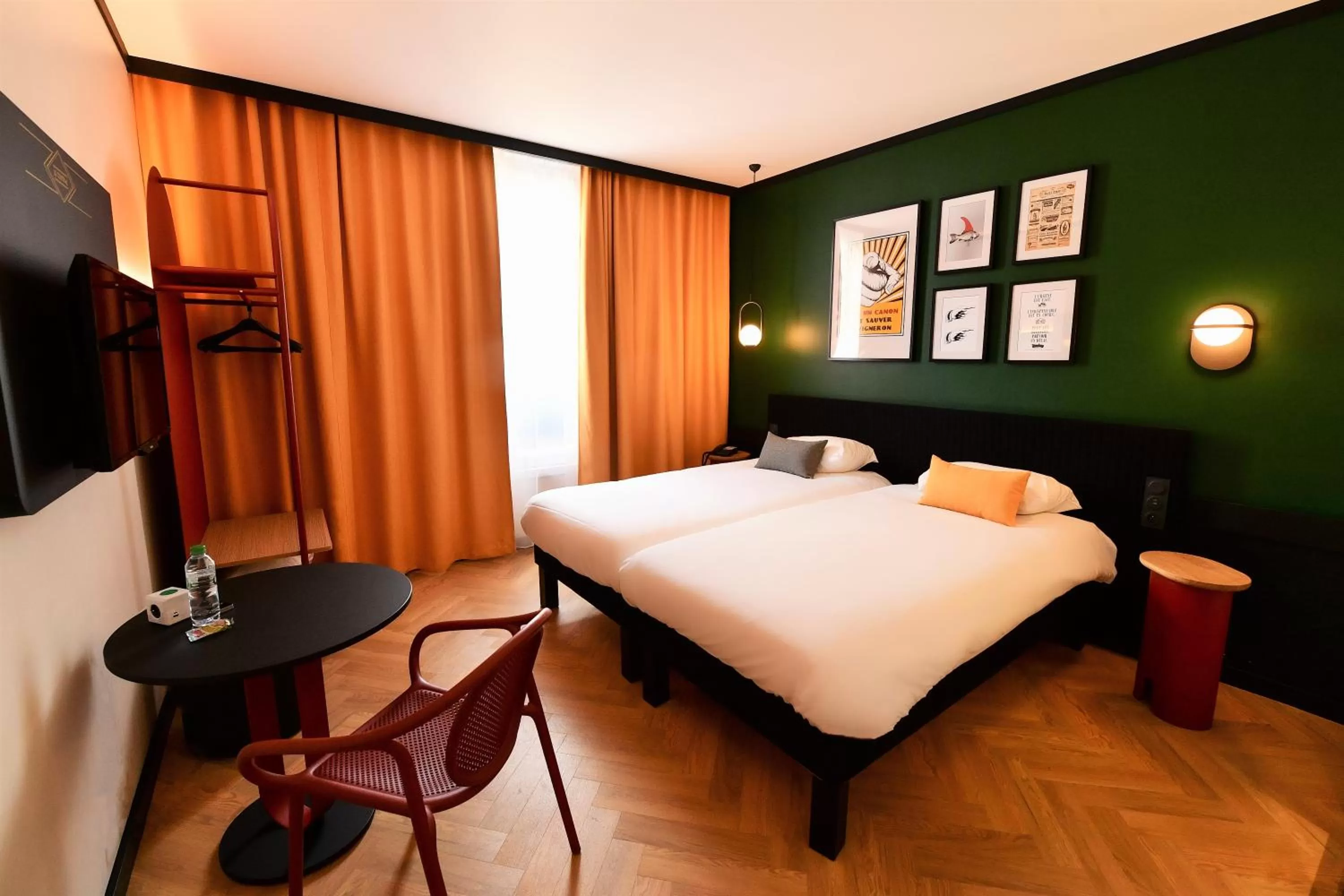 Bedroom, Bed in ibis Styles Dijon Central