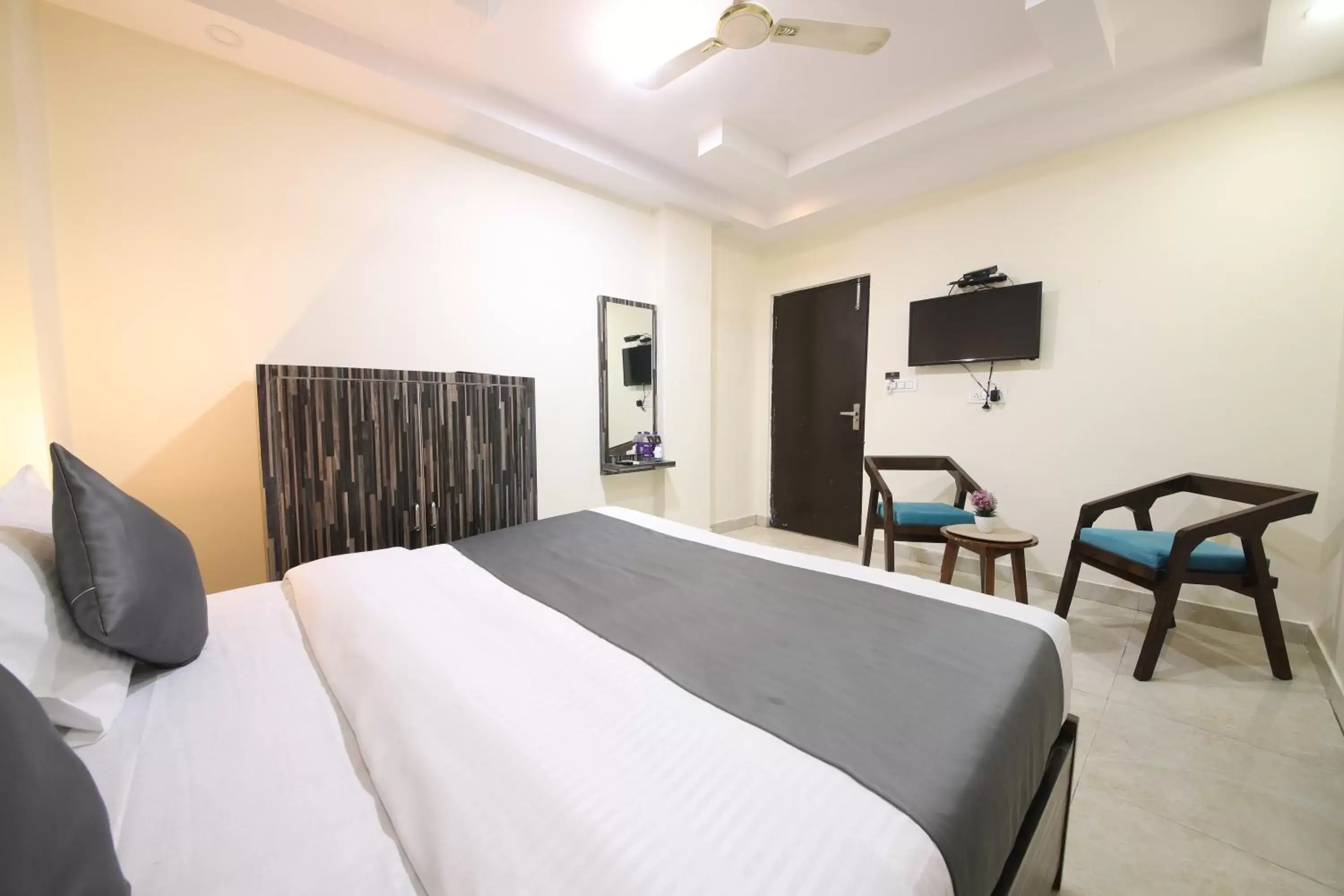 Bed in Perfectstayz Value Umra Grace - Near Haridwar Railway Station Bed in Perfectstayz Value Umra Grace - Near Haridwar Railway Station