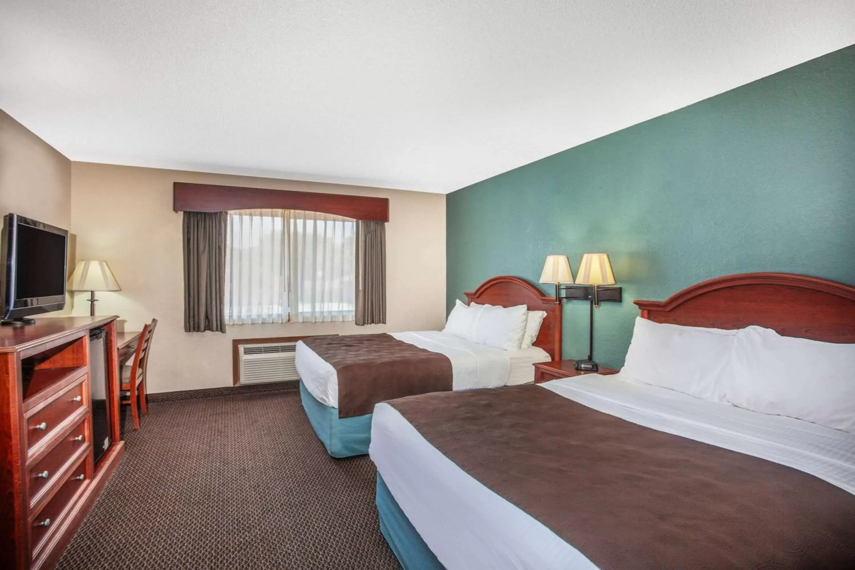 Photo of the whole room, Bed in AmericInn by Wyndham St. Peter