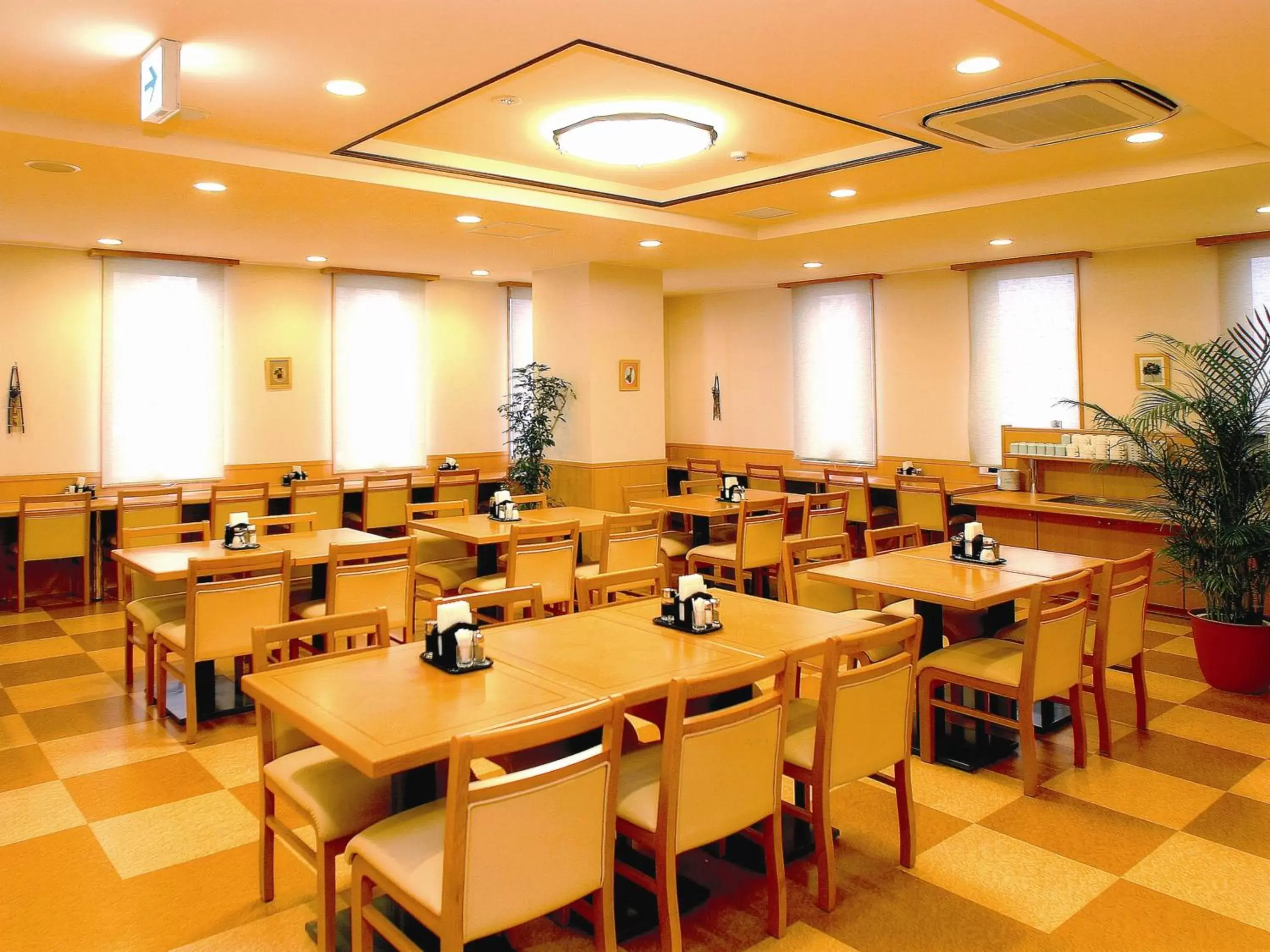 Restaurant/places to eat in Hotel Route-Inn Niigata Kencho-minami