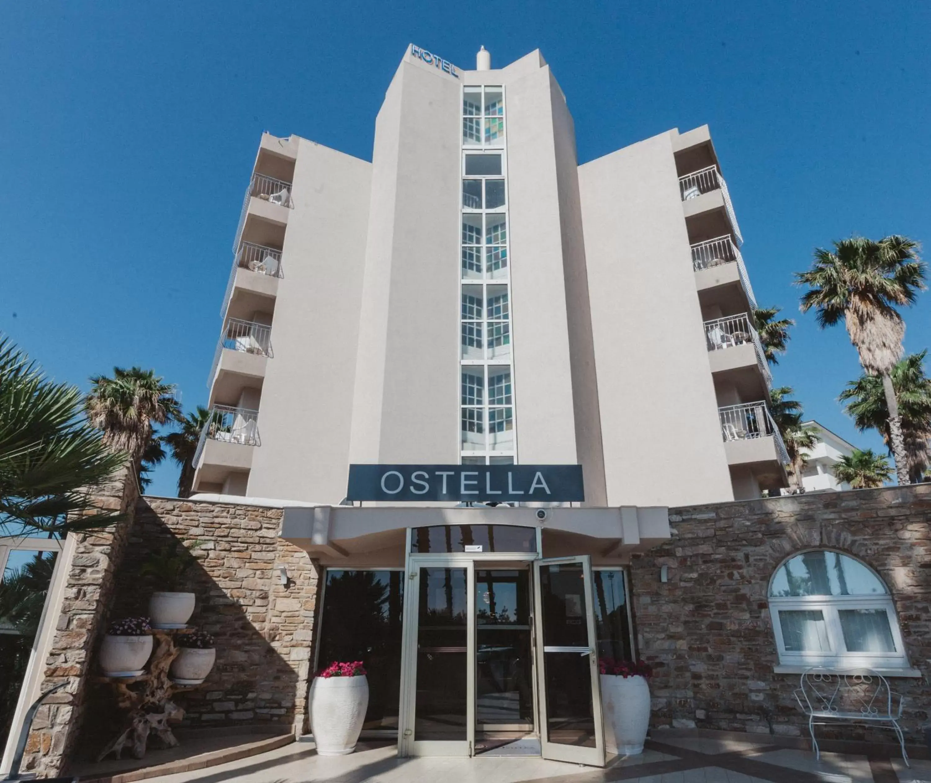 Facade/entrance, Property Building in Hotel Restaurant & Spa L'Ostella