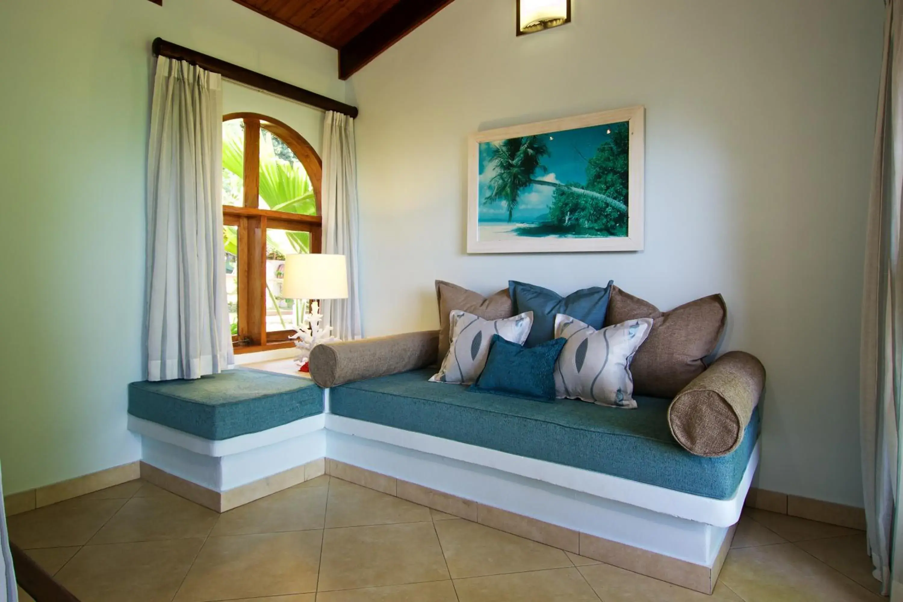 Standard Family Room (2 Adults + 1 Child) in Coco de Mer and Black Parrot Suites