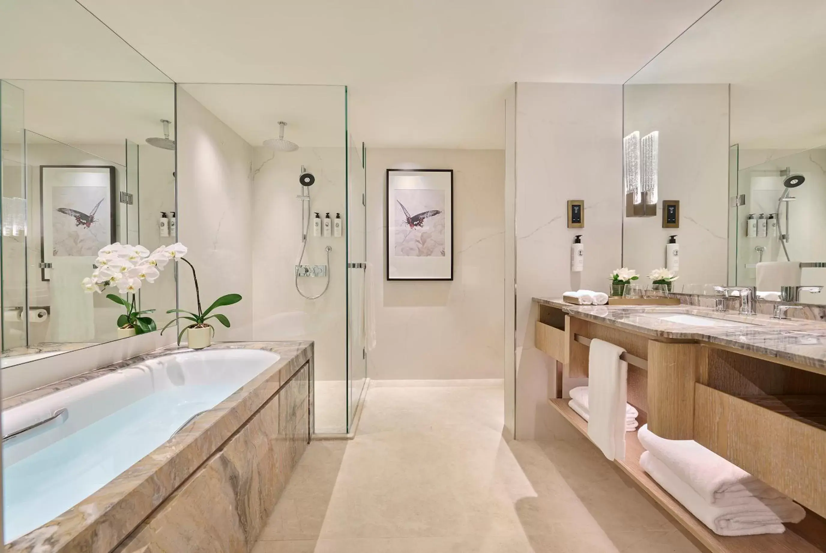 Bathroom in Mandarin Oriental, Singapore