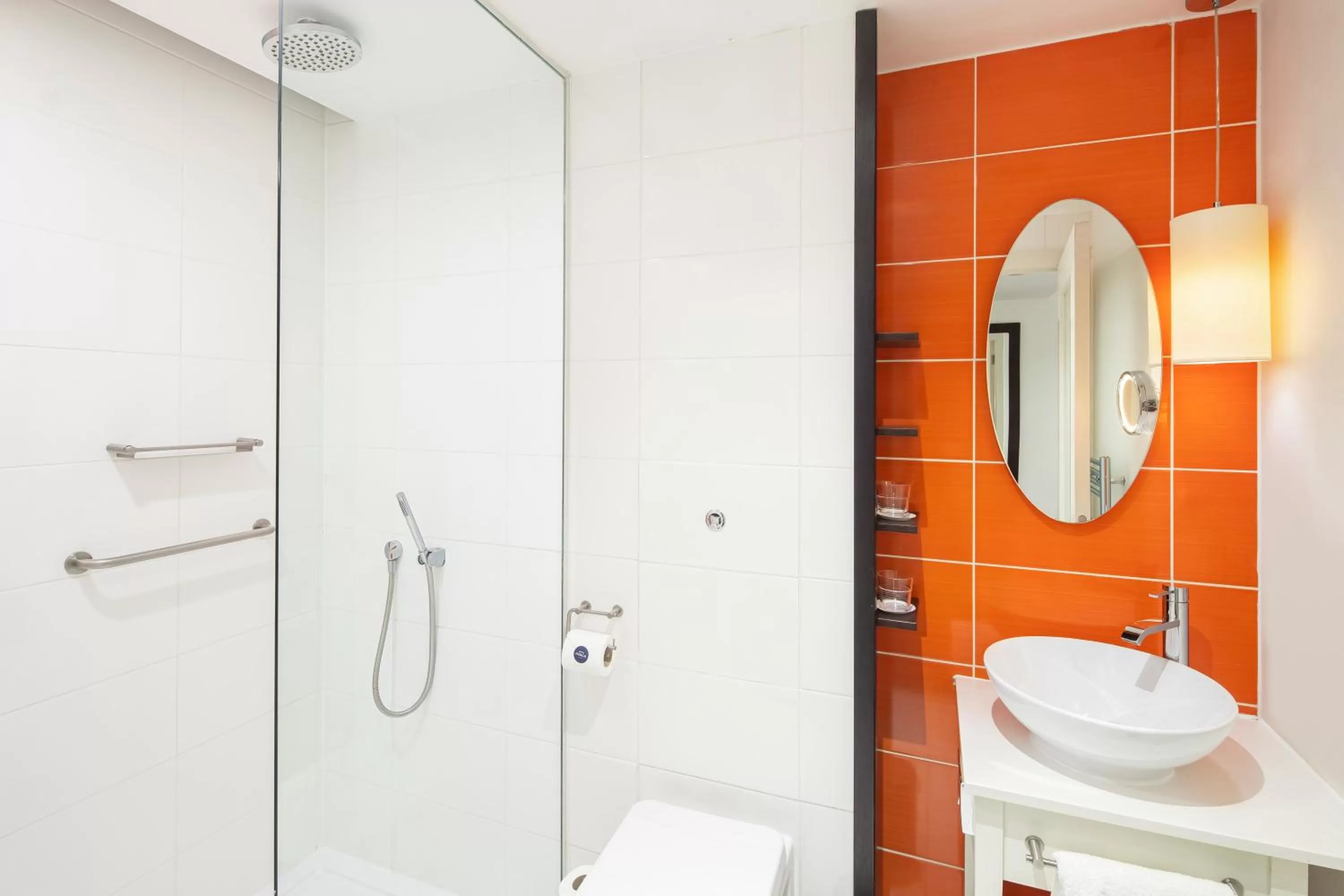 Bathroom in Hotel Indigo Liverpool by IHG