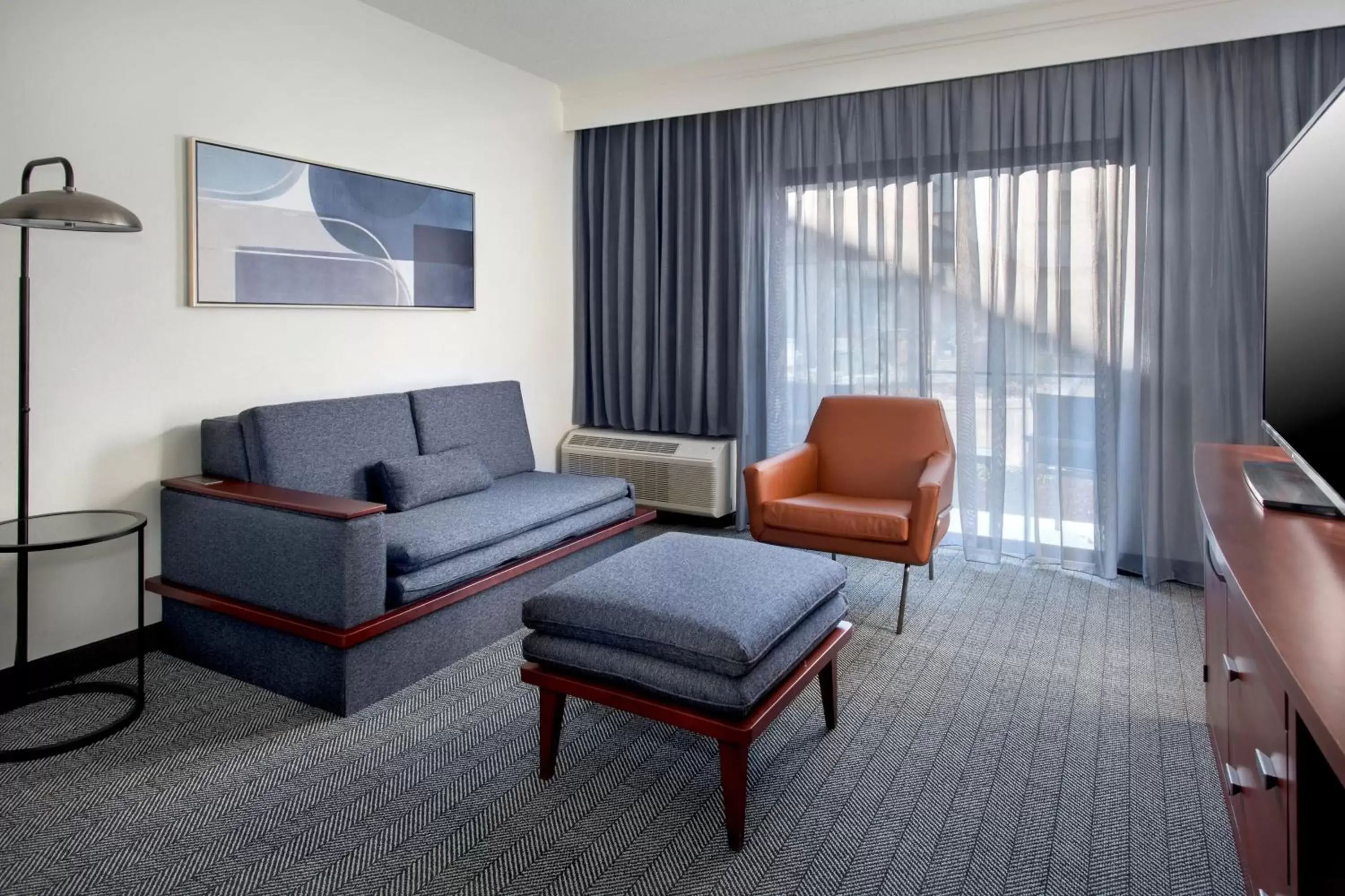 Living room, Seating Area in Courtyard by Marriott Annapolis