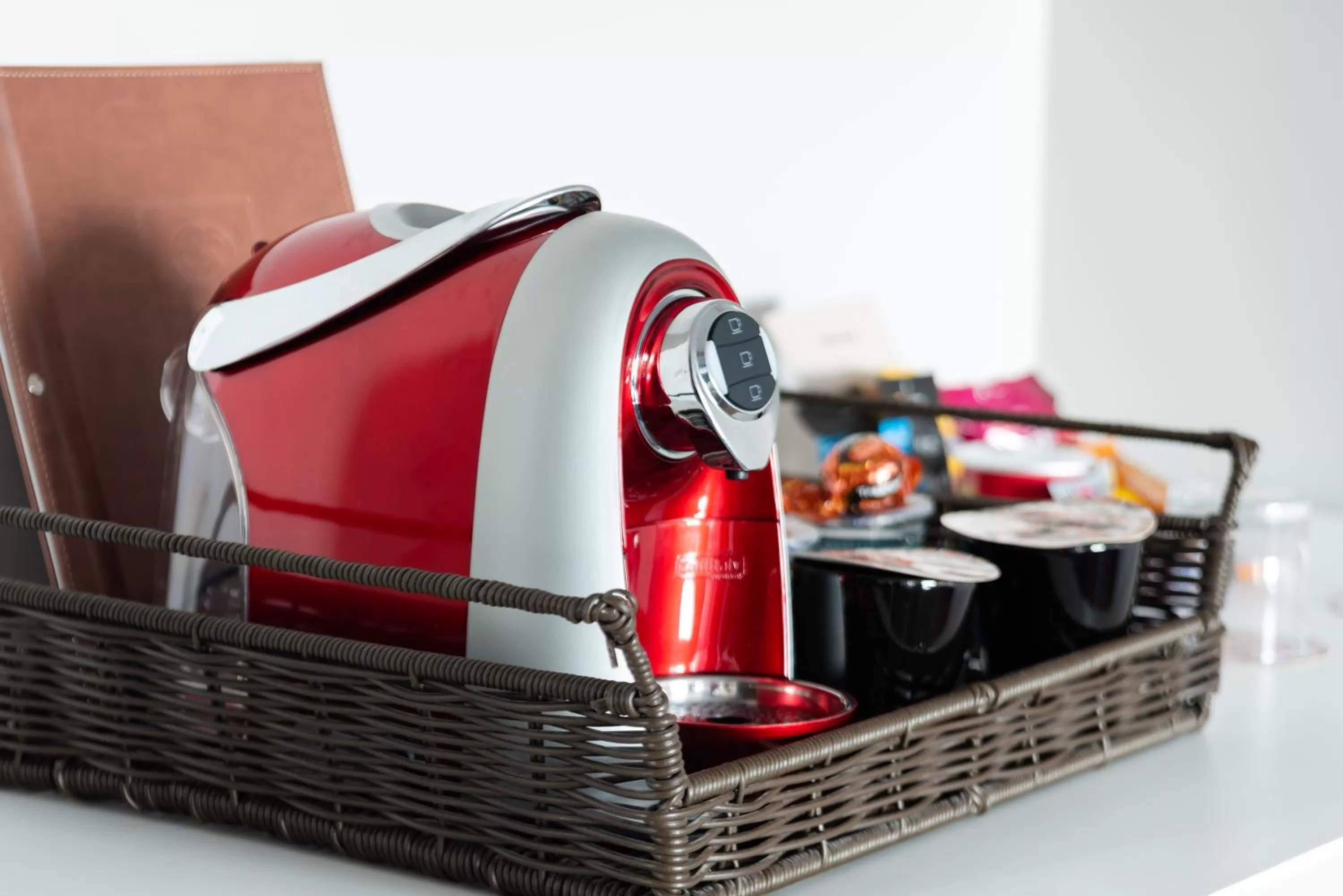 Coffee/tea facilities in Comfort Suítes Vitória