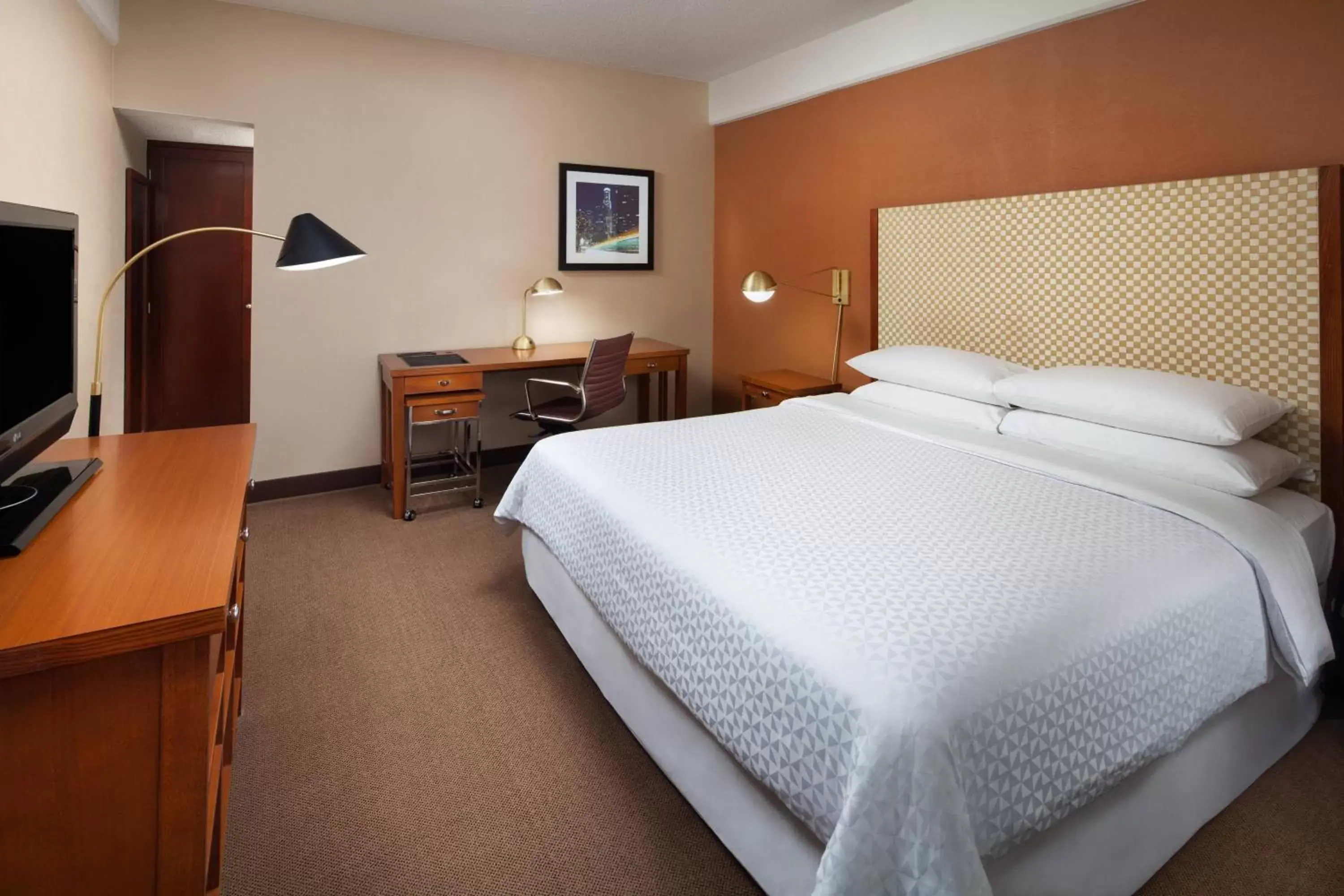 Photo of the whole room, Bed in Four Points by Sheraton Los Angeles International Airport