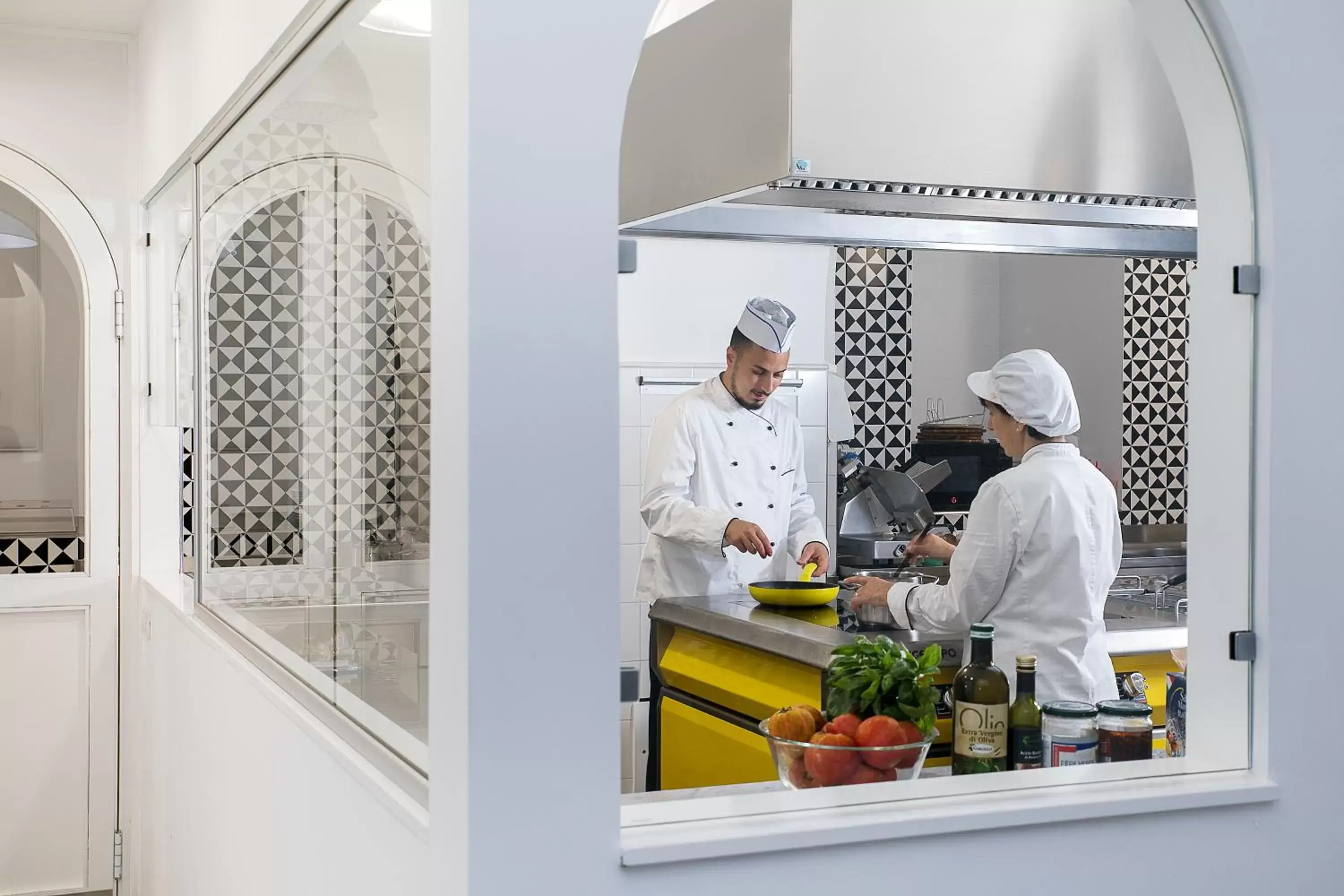 Staff, Kitchen/Kitchenette in Hotel Villa Garden