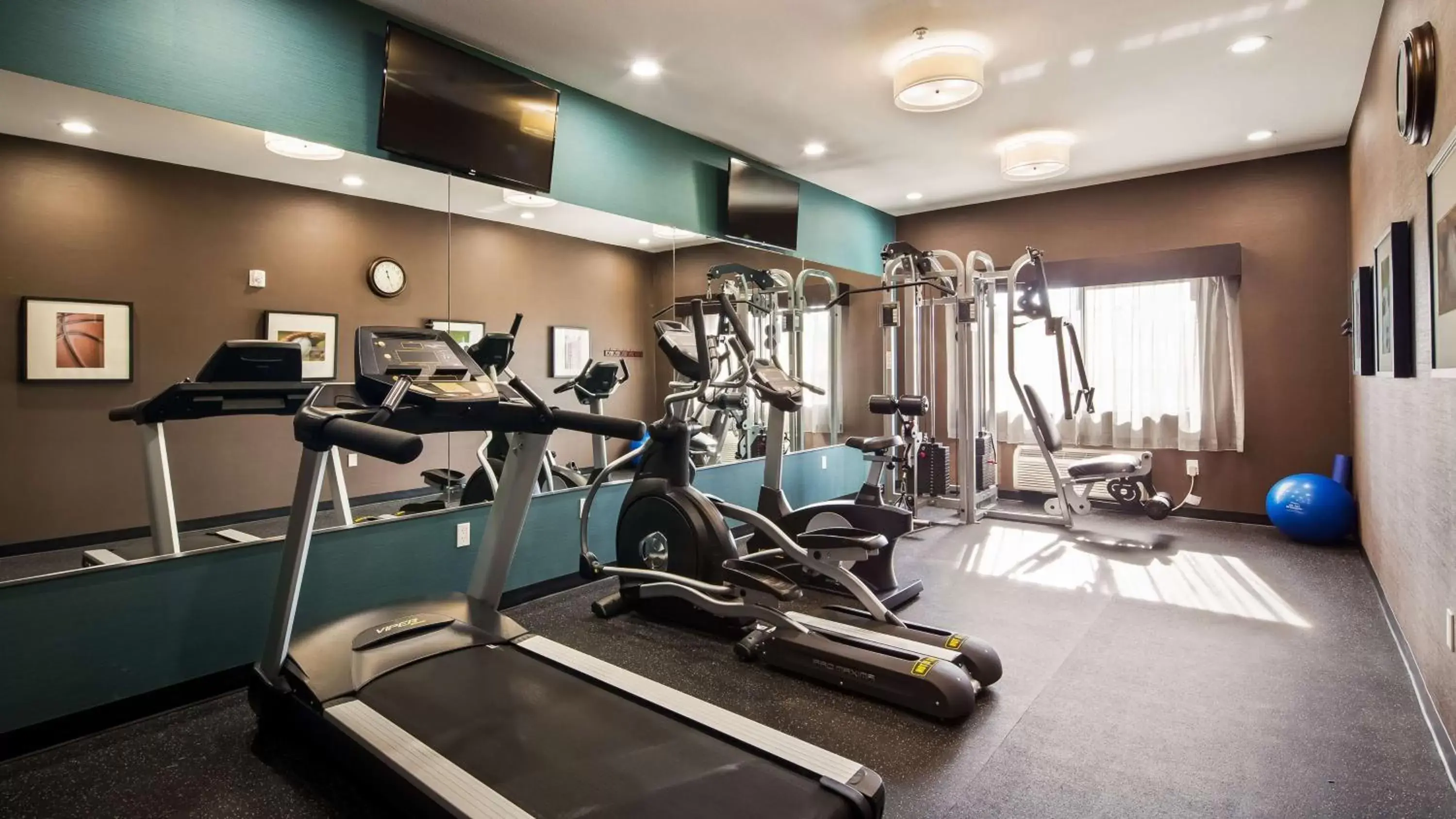 Fitness centre/facilities, Fitness Center/Facilities in Best Western Plus Taft Inn