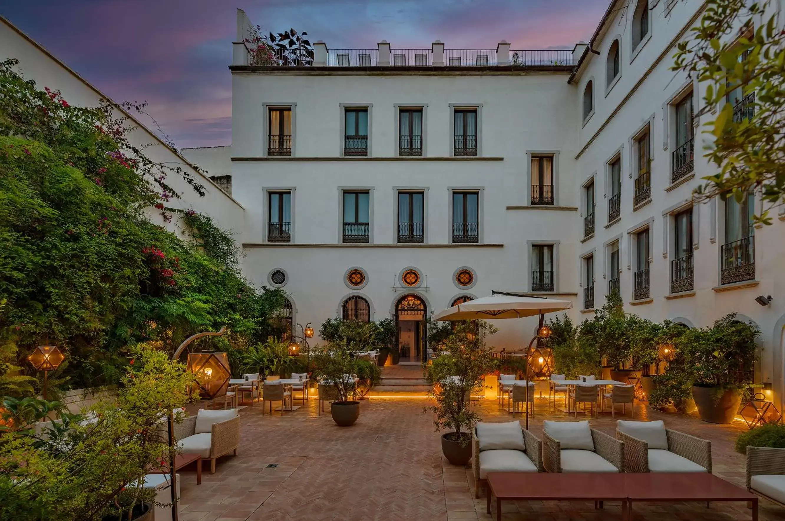 Property Building in CoolRooms Palacio Villapanés