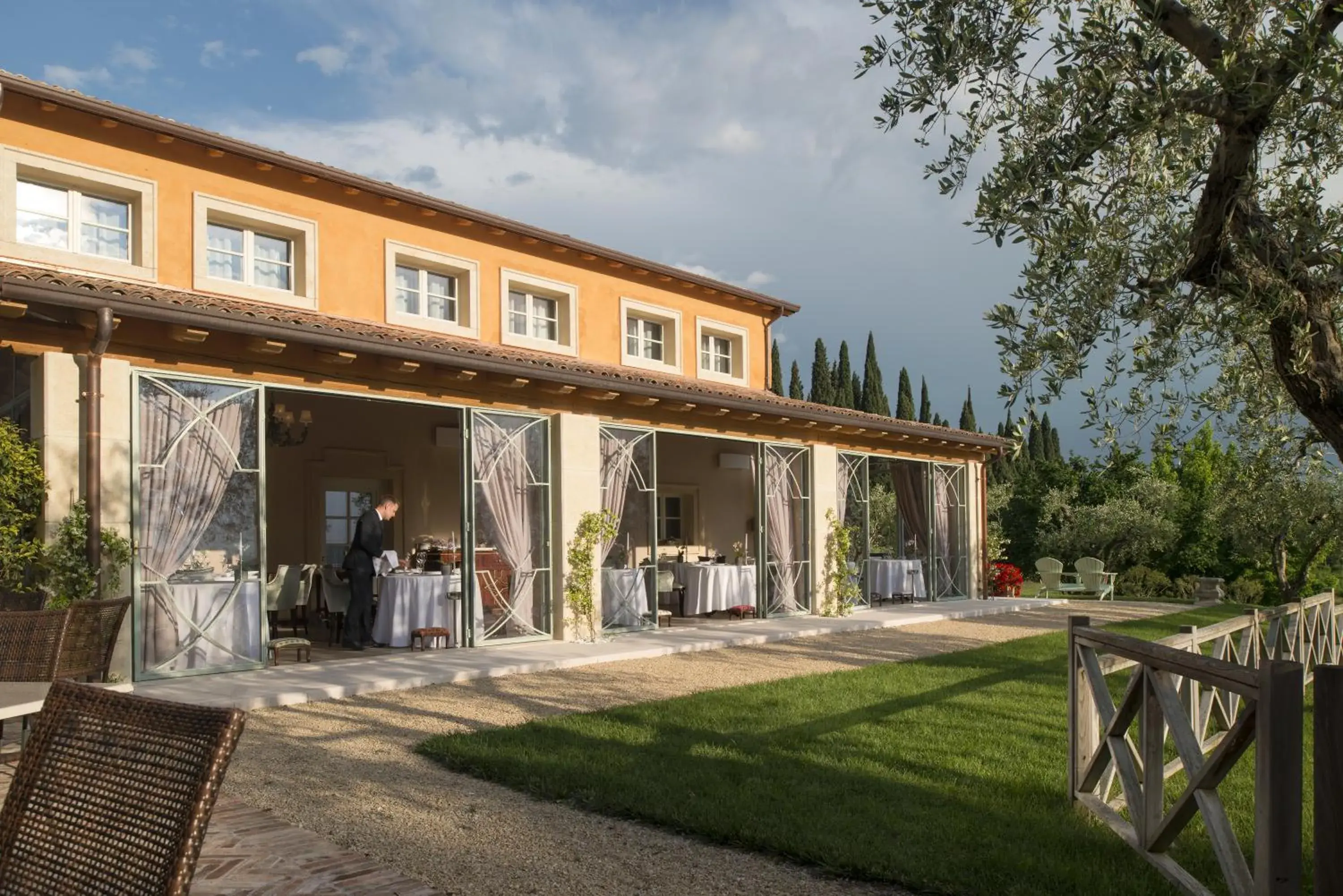 Restaurant/places to eat, Property Building in Villa Cordevigo Wine Relais