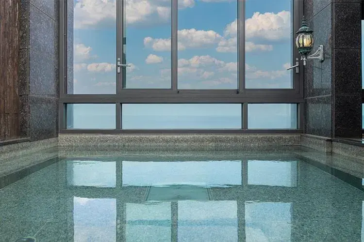 Swimming Pool in Uni Hotel Jeju