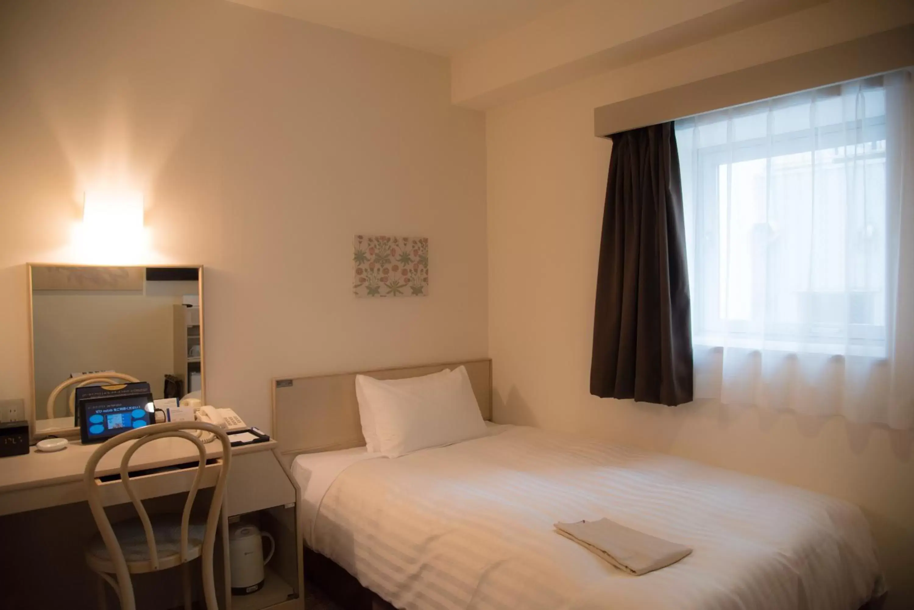 Photo of the whole room, Bed in Best Western Osaka Tsukamoto